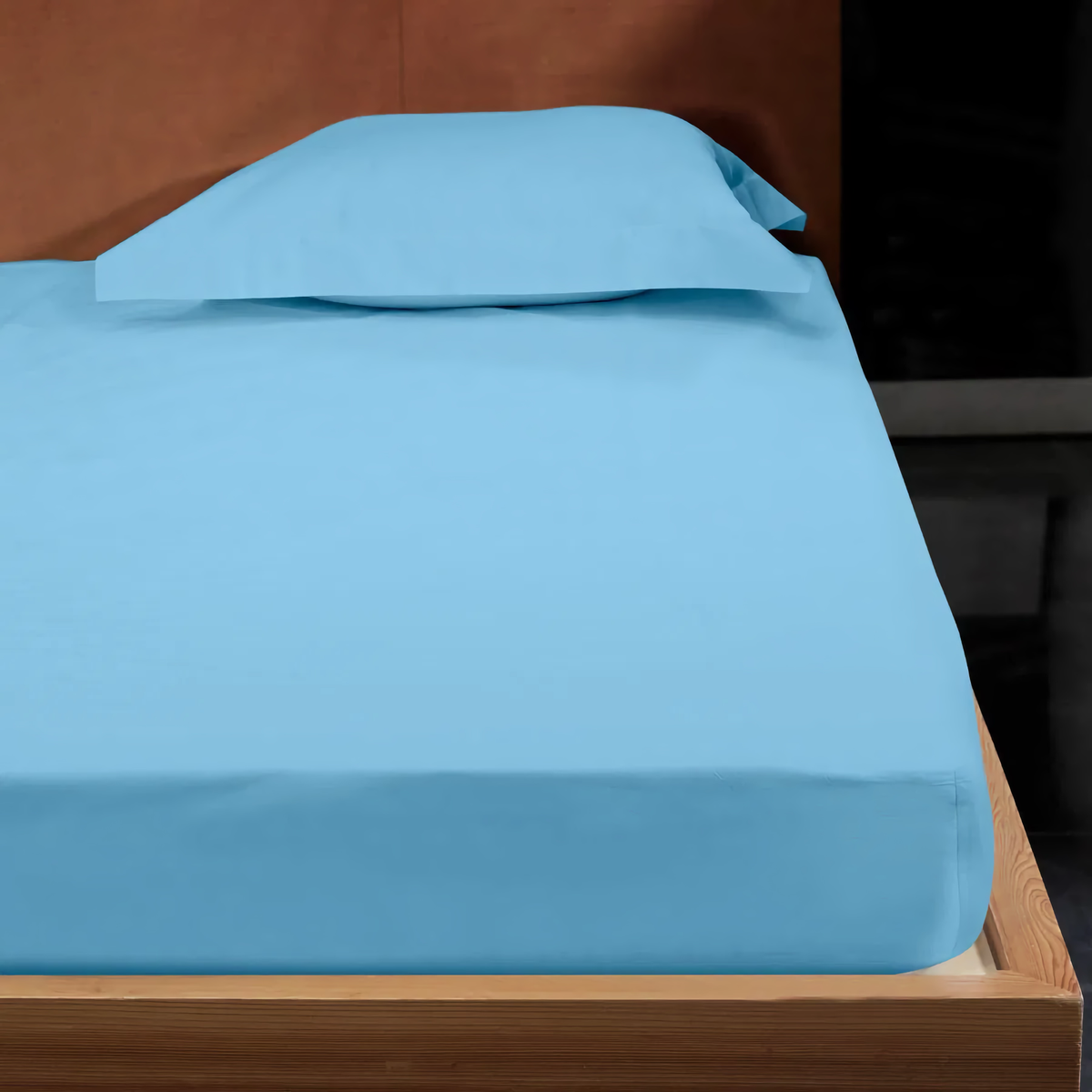 Fitted Sheet of Signoria Raffaello Bedding in Cerulean Blue