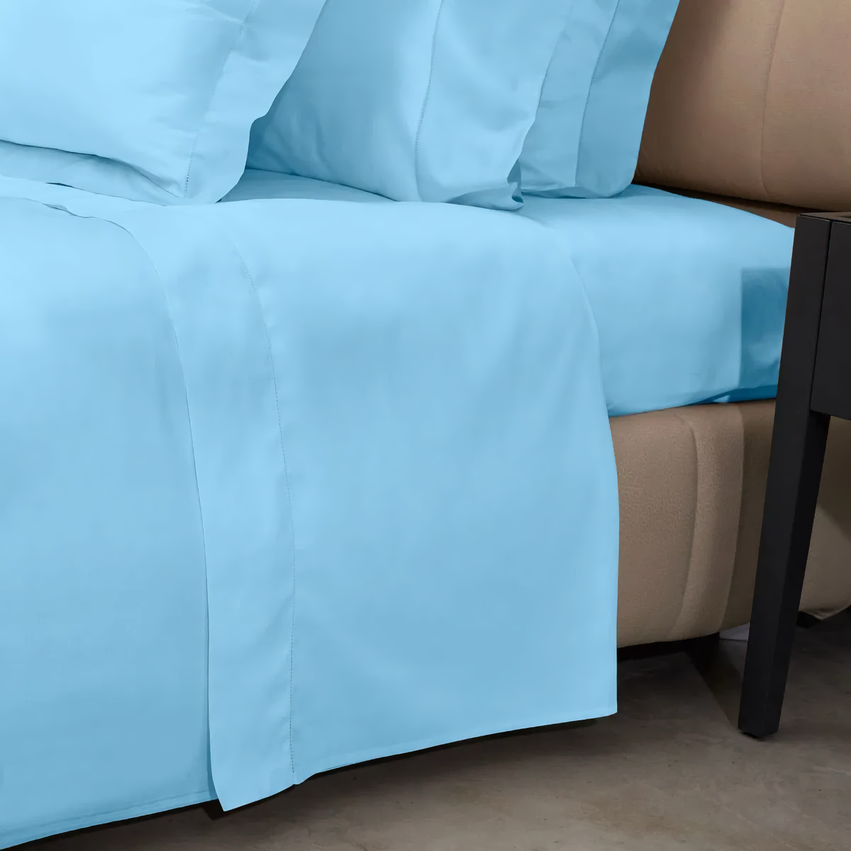 Flat Sheet of Signoria Raffaello Bedding in Cerulean Blue