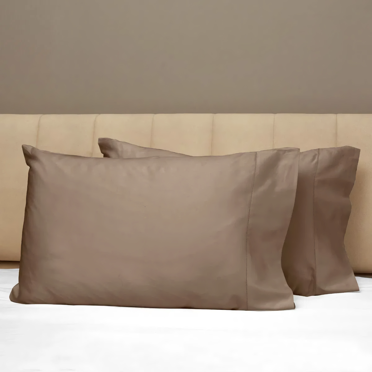 Pillowcases of Signoria Raffaello Bedding in Brown