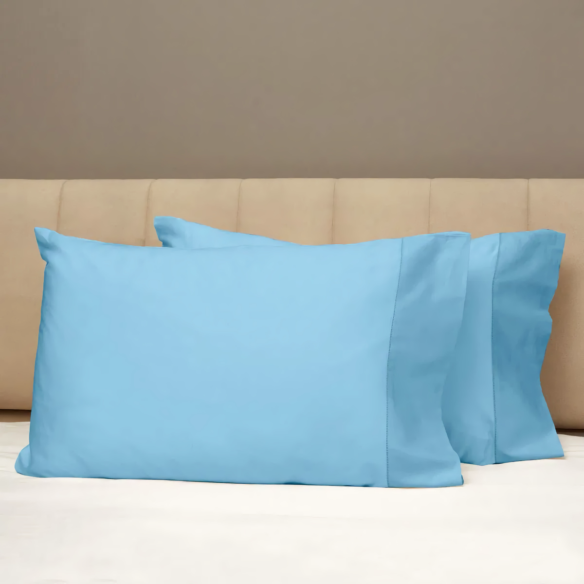 Pillowcases of Signoria Raffaello Bedding in Cerulean Blue