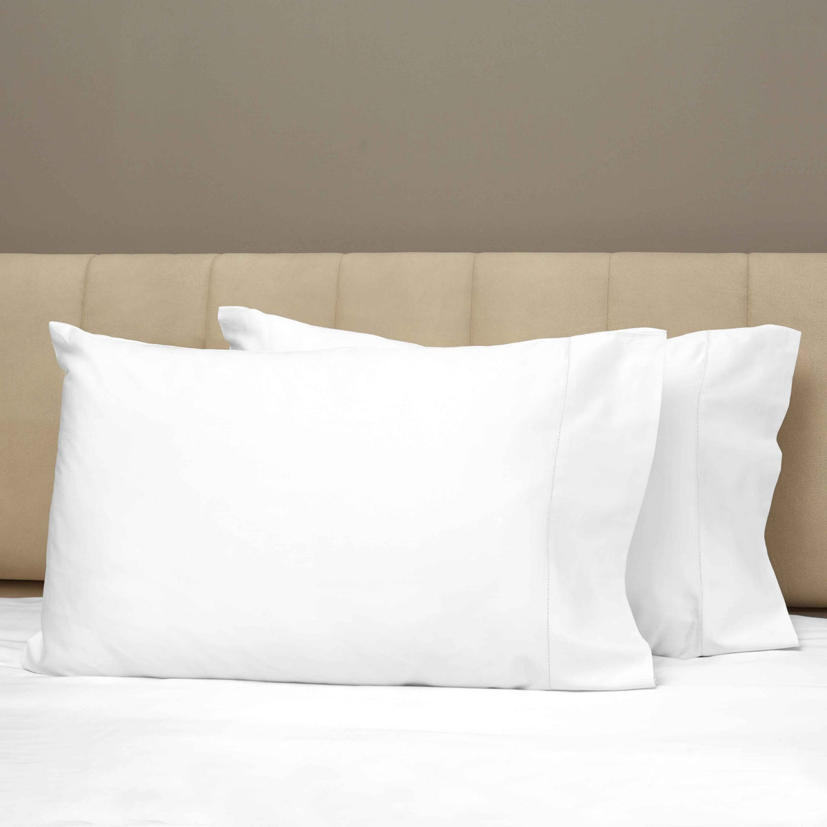 Closeup View of Signoria Raffaello Pillowcases in White Color