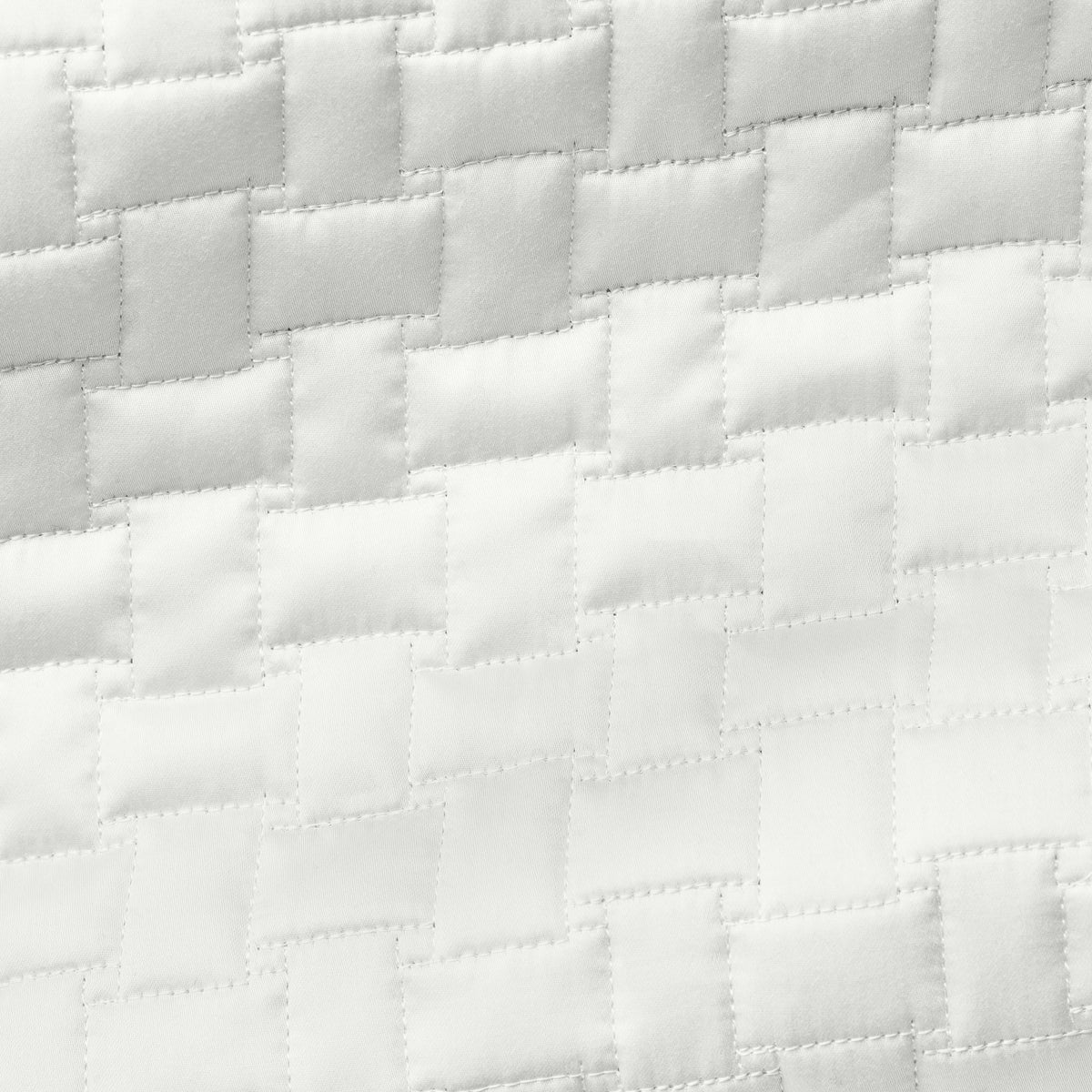Texture of Sferra Sampietrini Quilts and Shams White