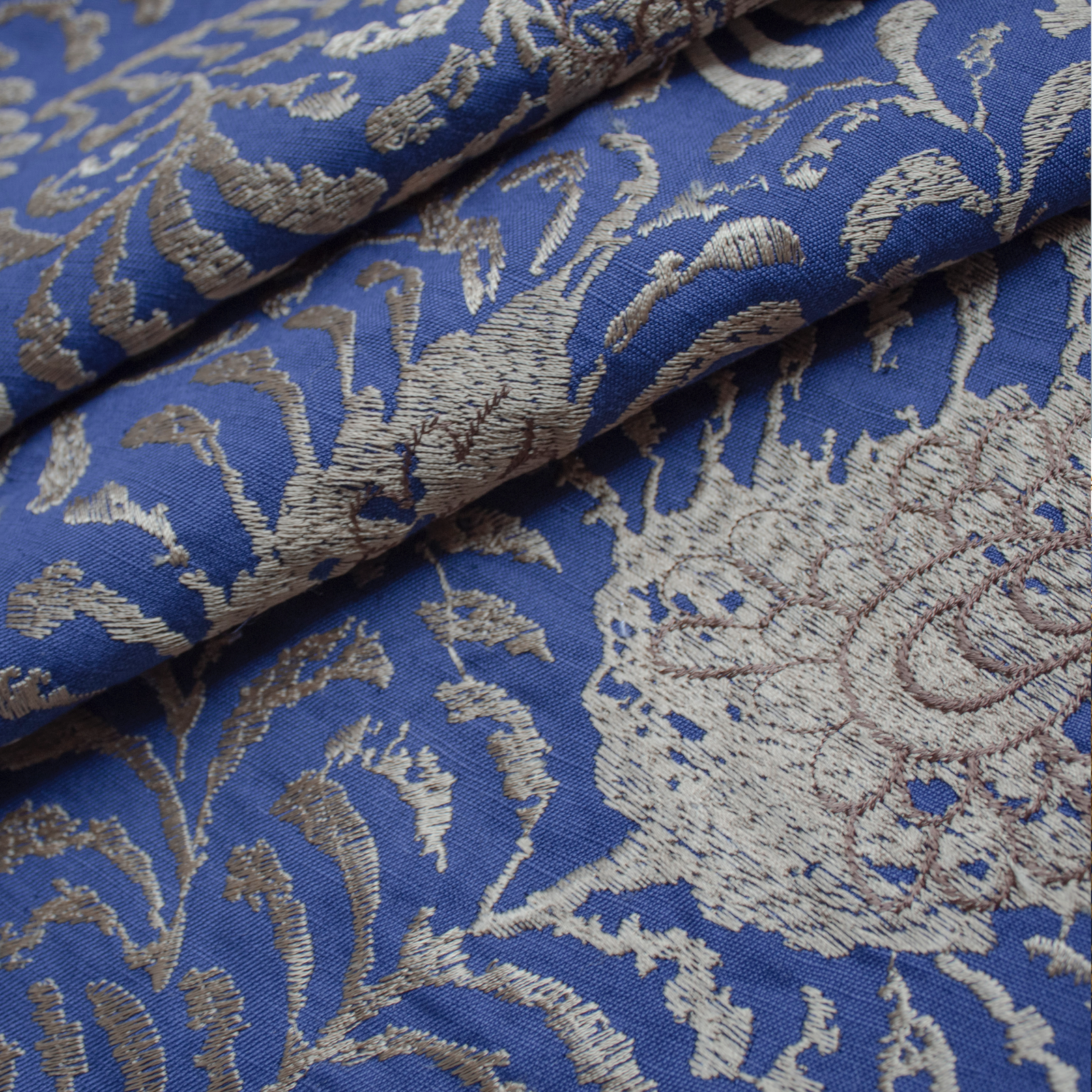 The Met x Ann Gish Kinrande Duvet Cover and Sham in Marine and Gold