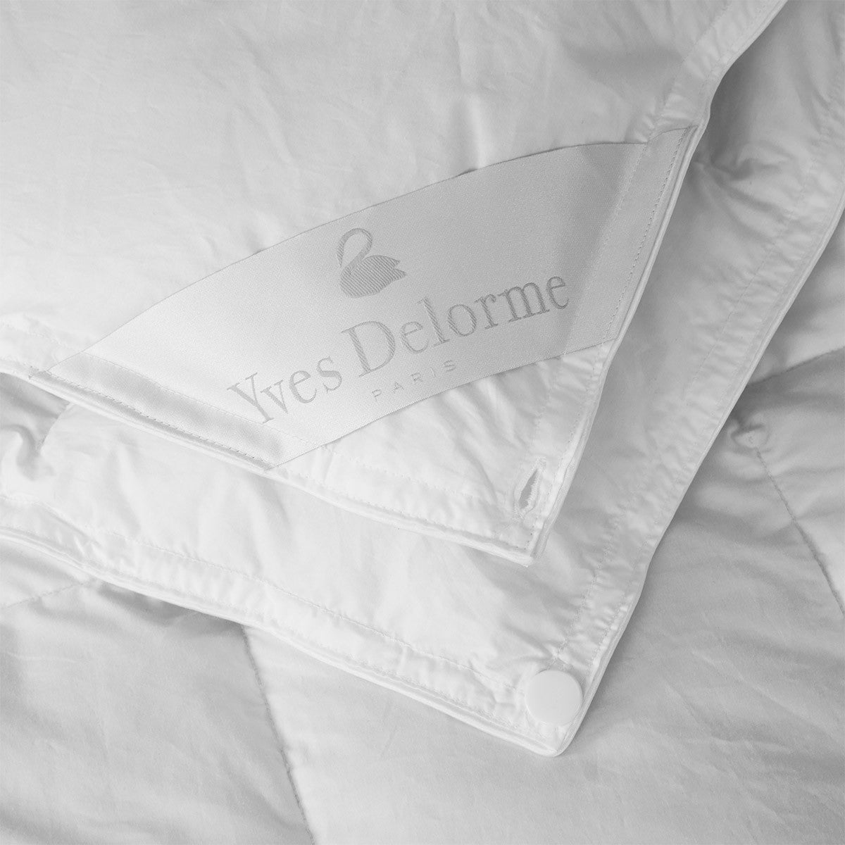 Yves Delorme All Season Comforter corner brand tag