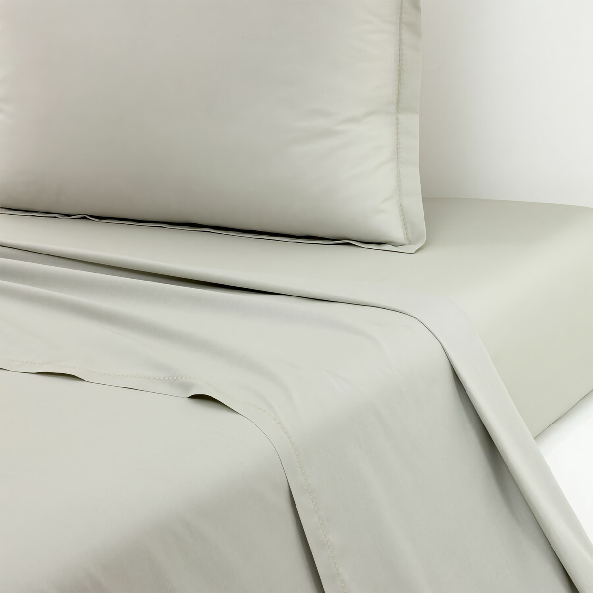 Flat Sheet of Yves Delorme Batiste Bedding in Seigel