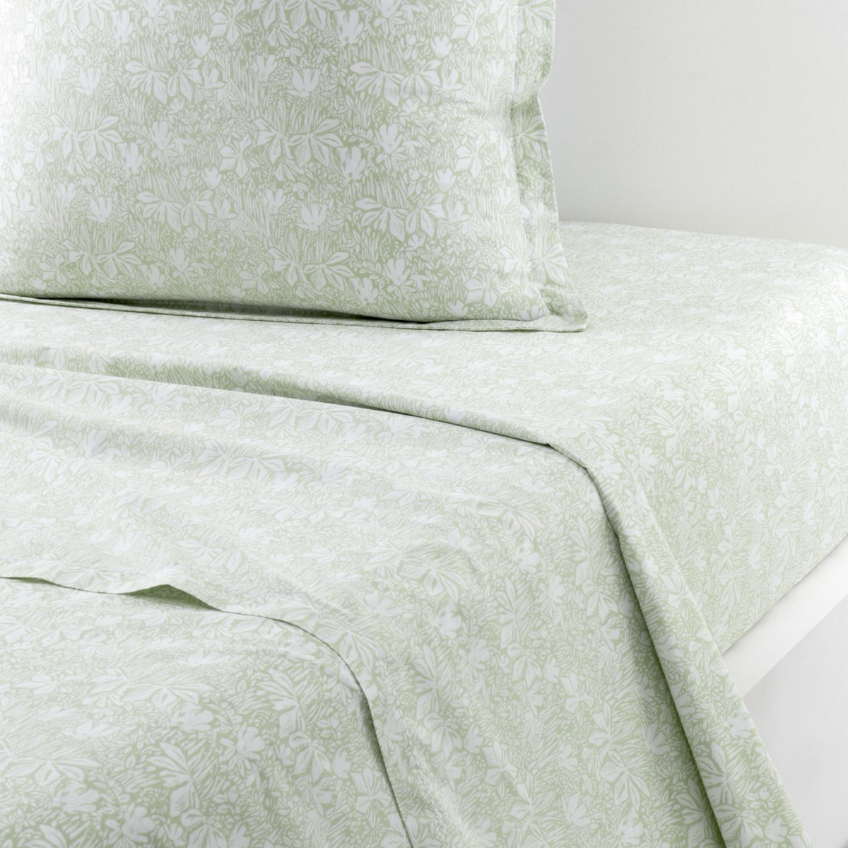 Flat Sheet of Amande Yves Delorme Capri Bedding in organic cotton batiste