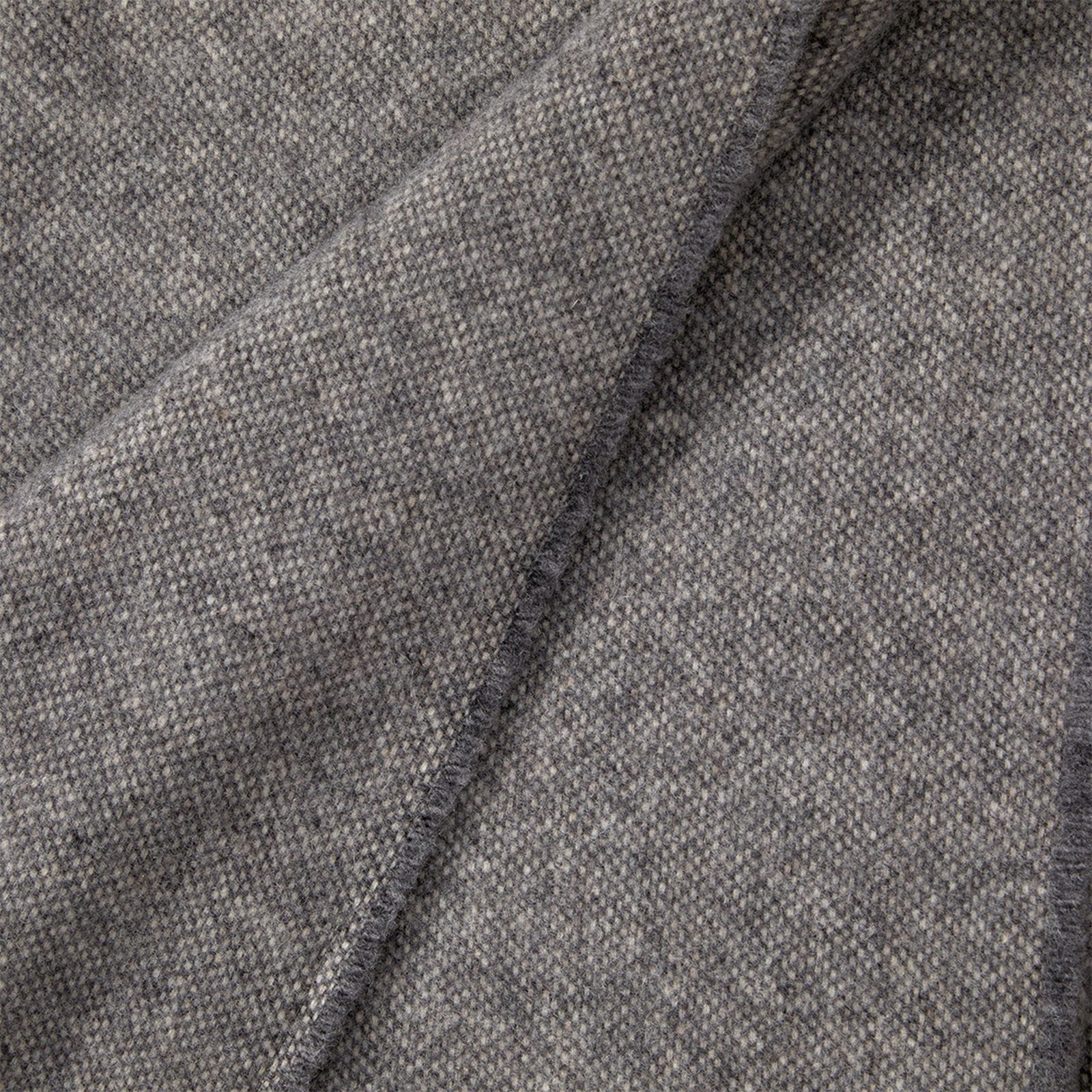 Silo Image of Yves Delorme Club Throw in Color Platine