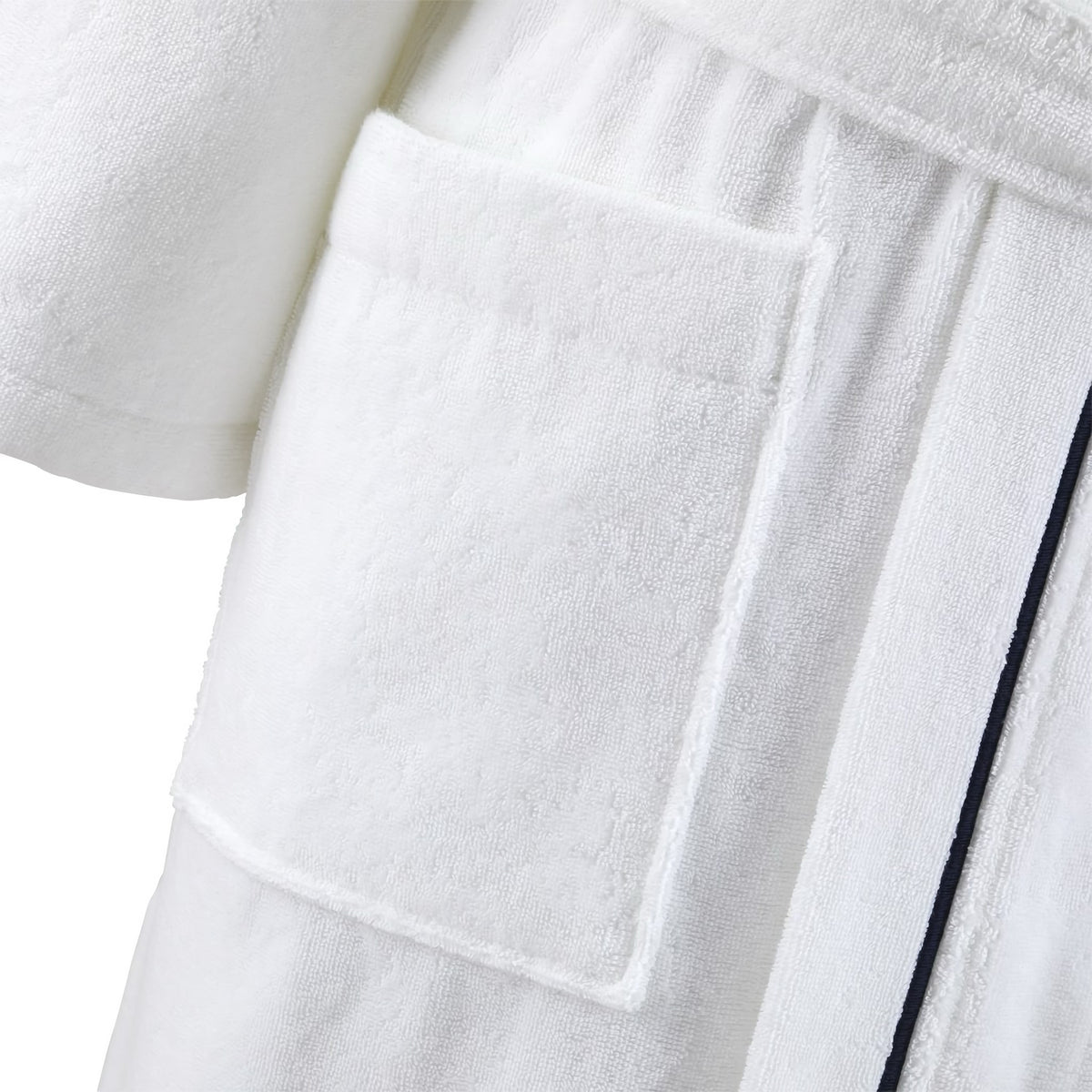 Patch pocket of Yves Delorme Croisiere Bath Robe in Blanc and Marine colors