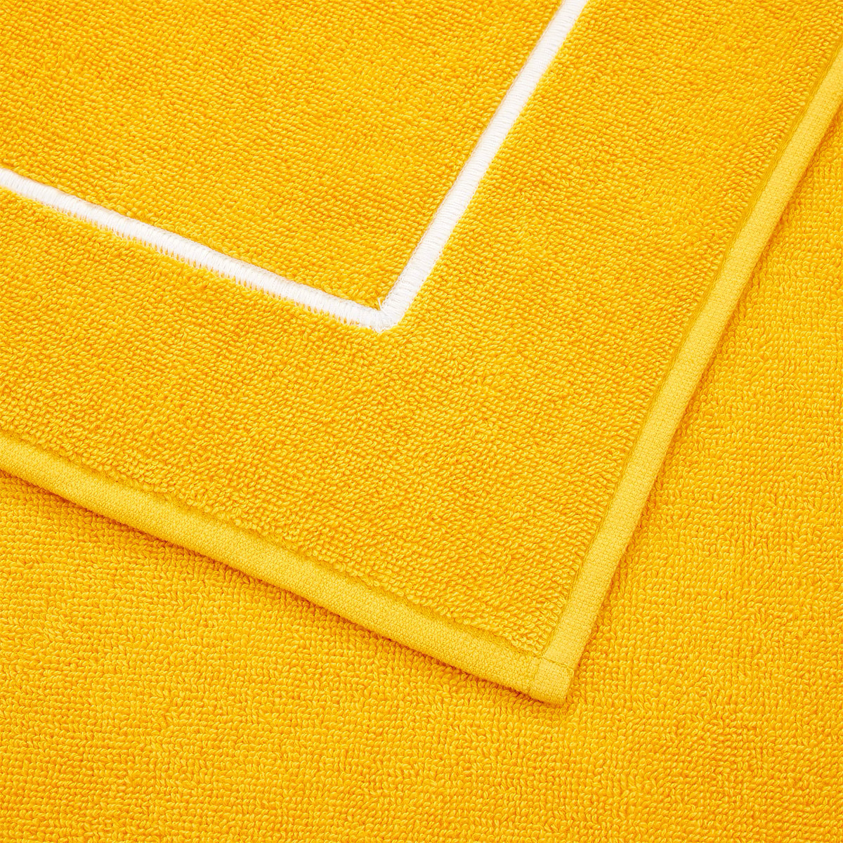 Fabric Detail of Yves Delorme Croisiere Beach Towel in Riviera