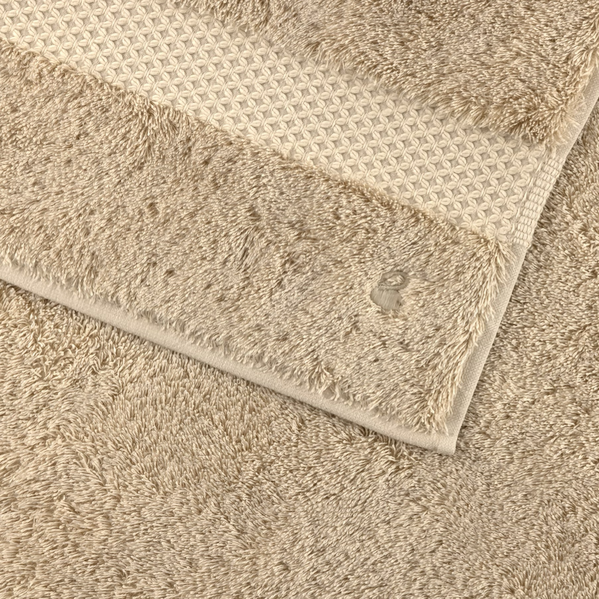 Zoomed View of Yves Delorme Etoile Bath Towels in Dune