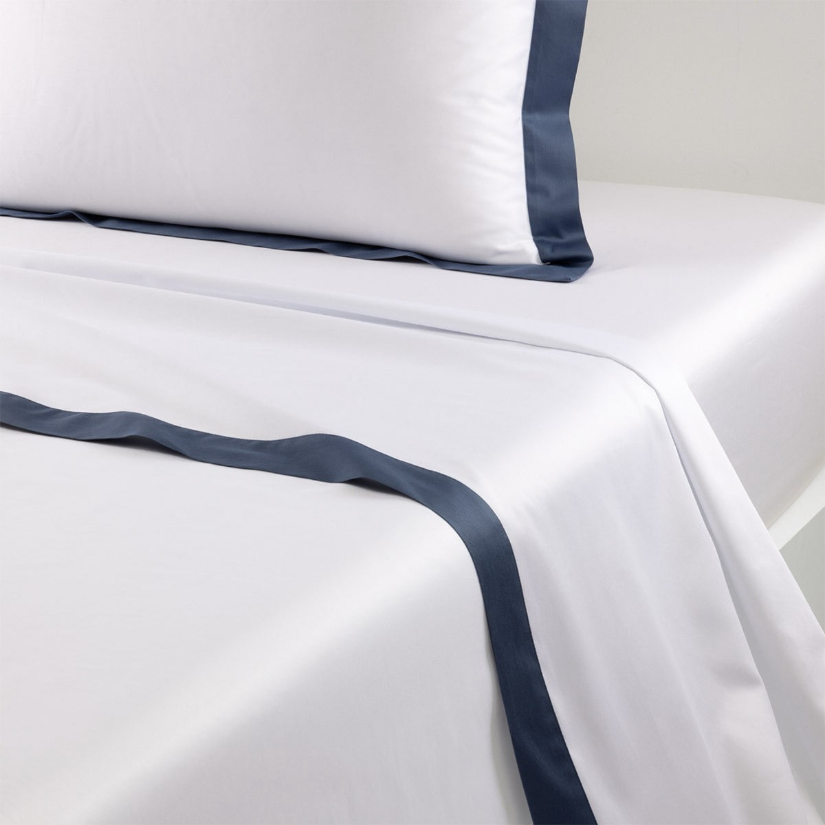 Yves Delorme Linéa Bedding Flat Sheet in Outremer color