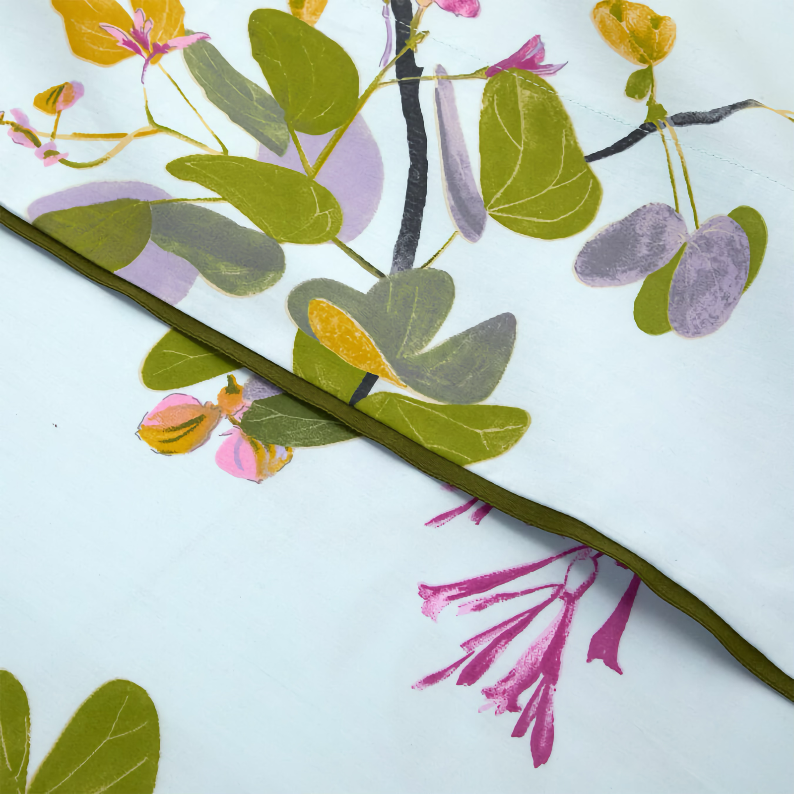 Bed in Complete Yves Delorme Luciole Bedding