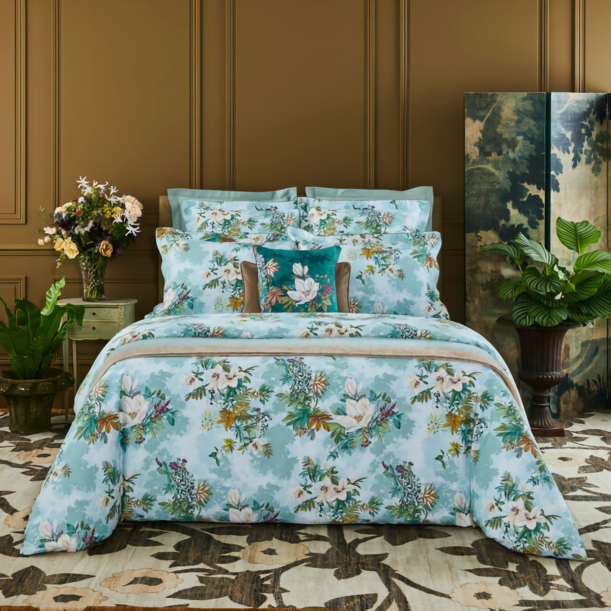 Bed in Yves Delorme Panorama Bedding