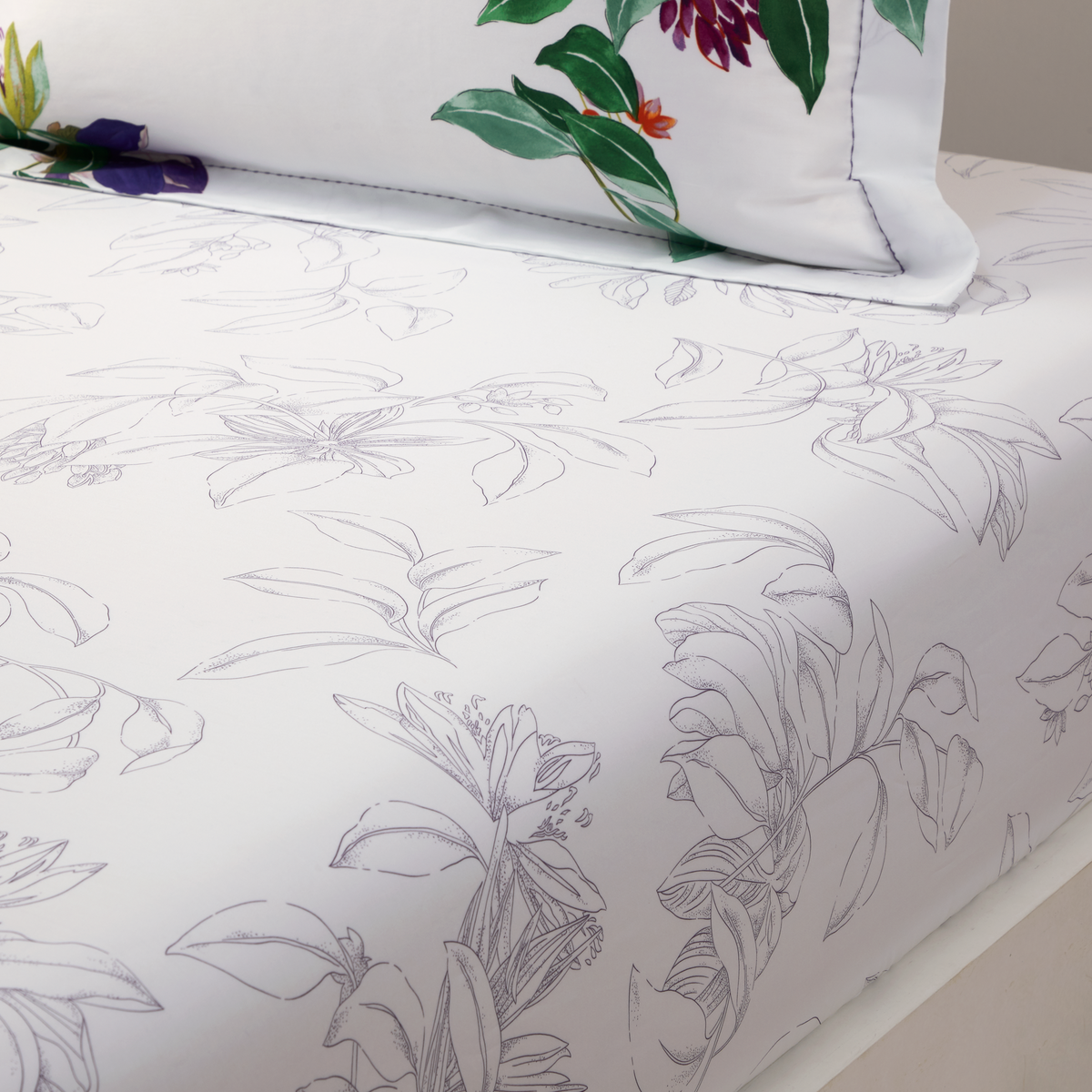 Fitted Sheet of Yves Delorme Parfum Bedding