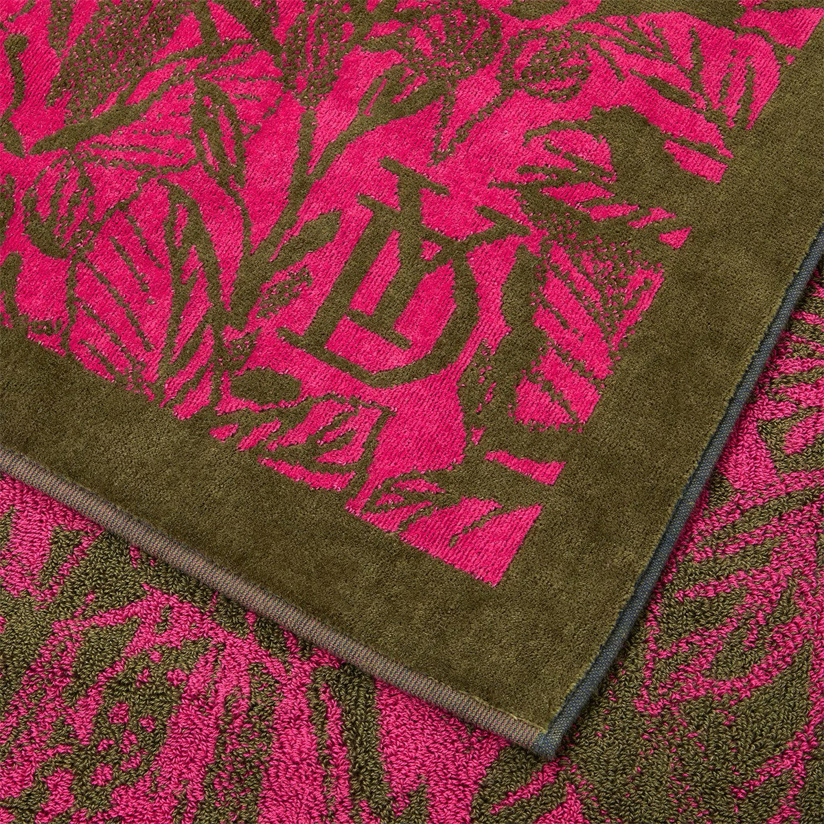 Detail View of Yves Delorme Sao Beach Towels in Fuchsia