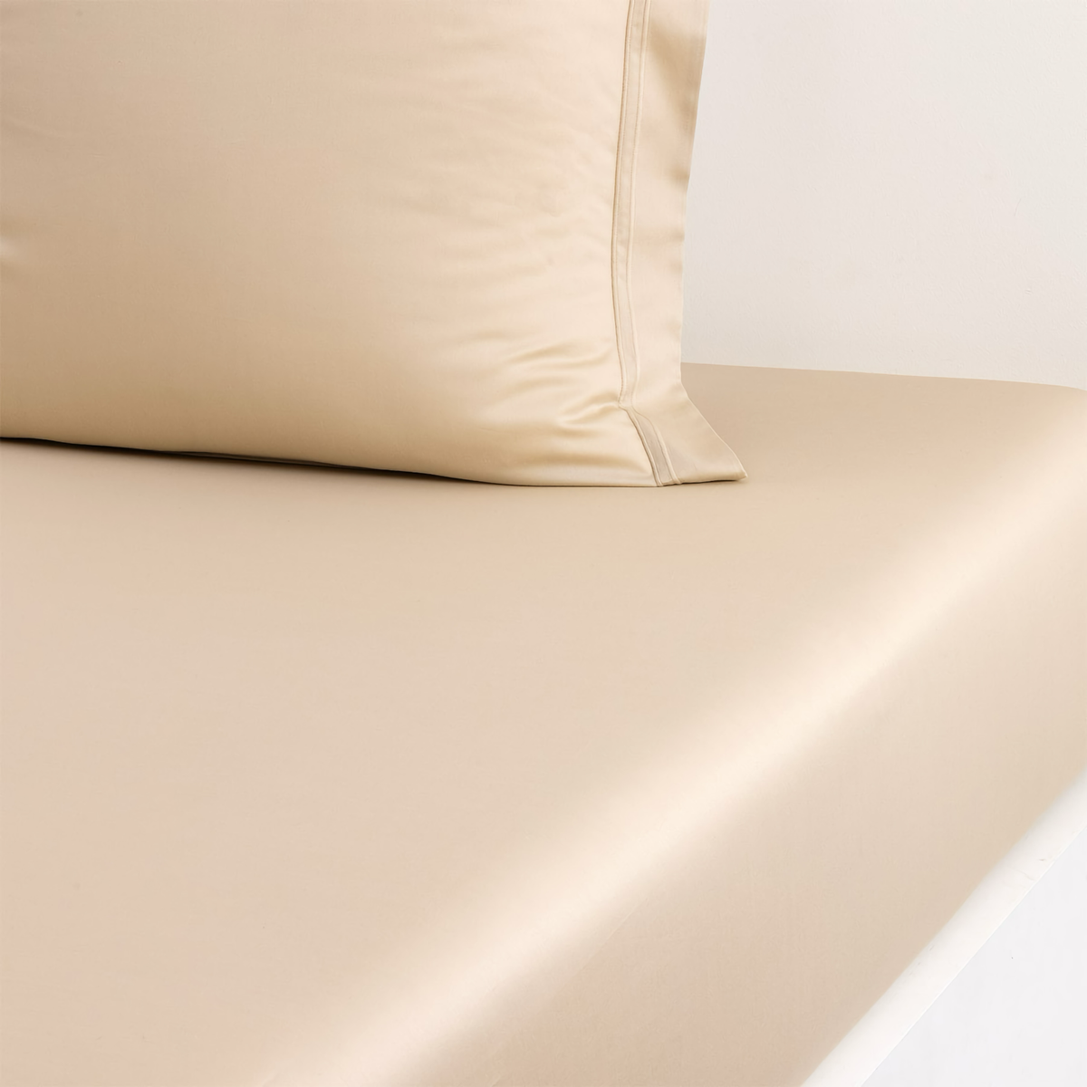 Fitted Sheet of Yves Delorme Triomphe Bedding in Dune