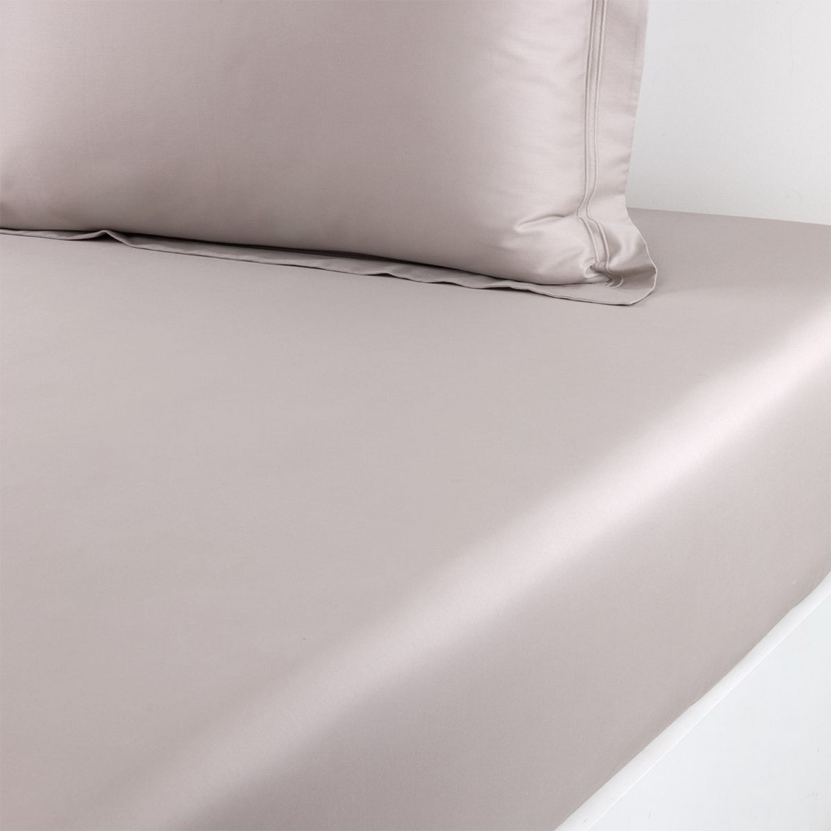 Fitted Sheet from Yves Delorme Triomphe Bedding in Loutre color