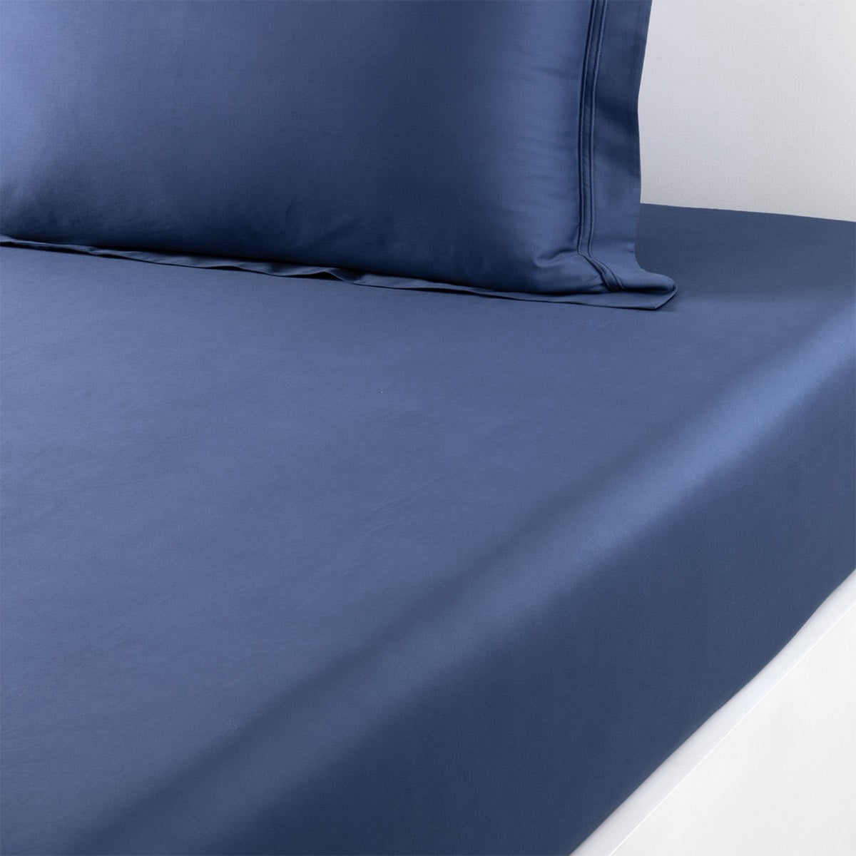 Fitted Sheet from Yves Delorme Triomphe Bedding in Outremer color