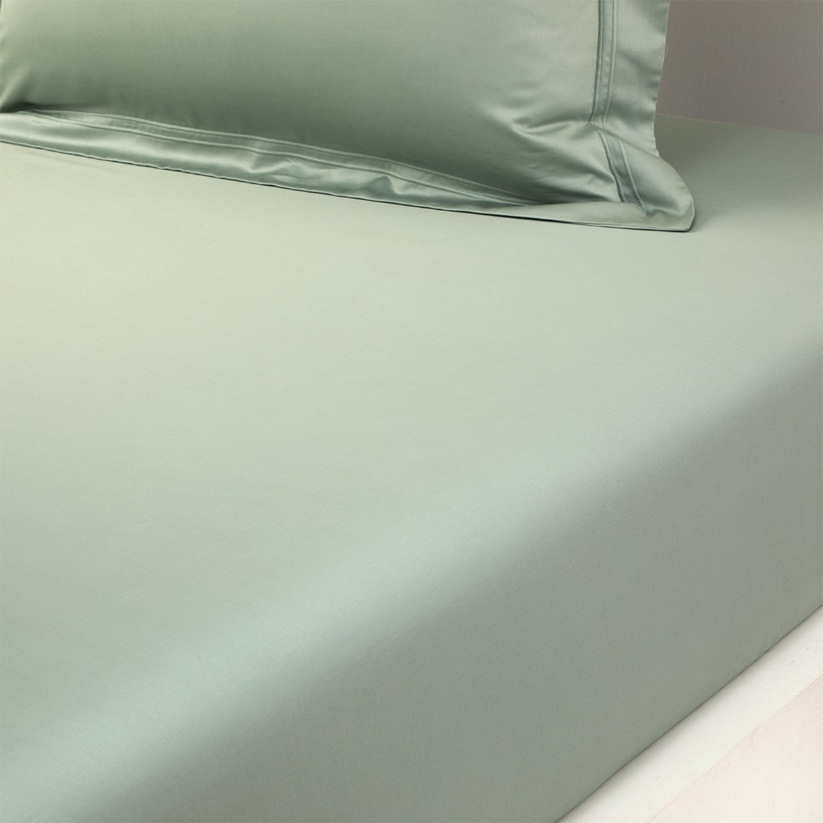 Fitted Sheet of Yves Delorme Triomphe Bedding in Veronese Color