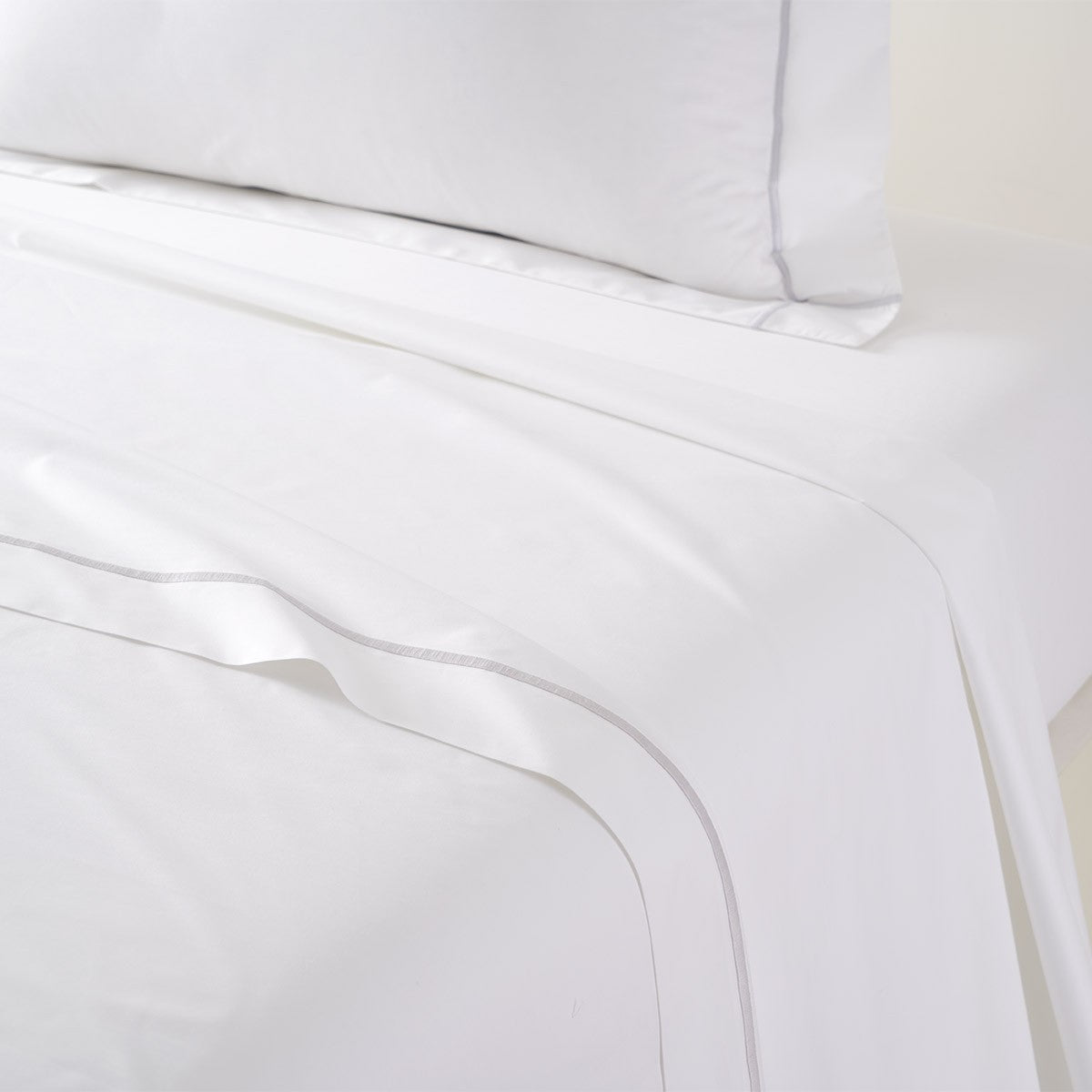 Yves Delorme Athena Bedding - Silver