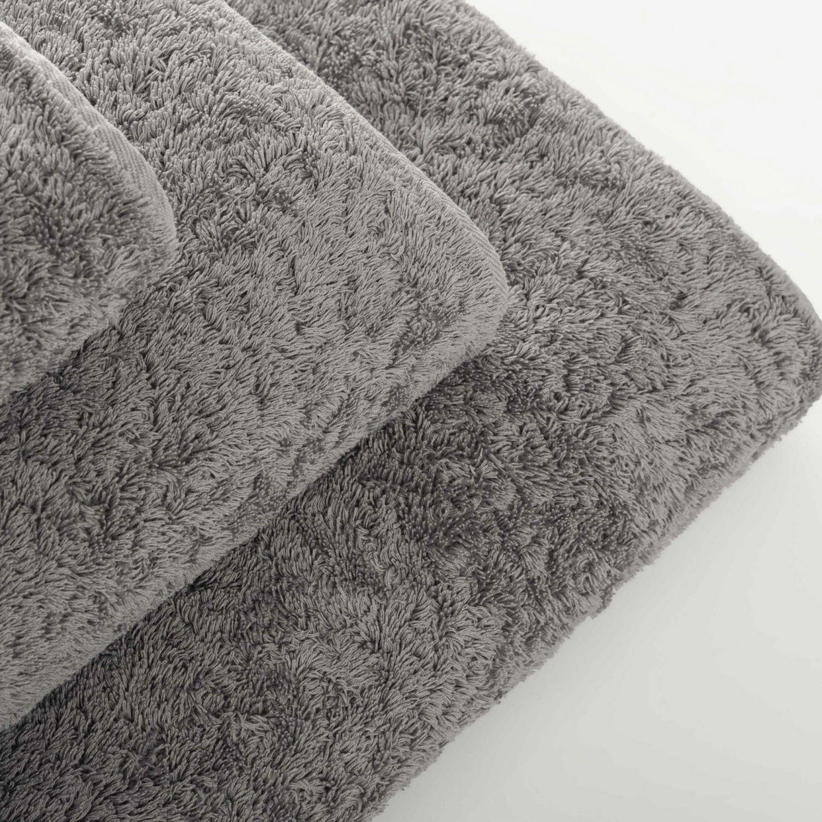 Graccioza Egoist Bath Towels Top Stack Anthracite Fine Linens 