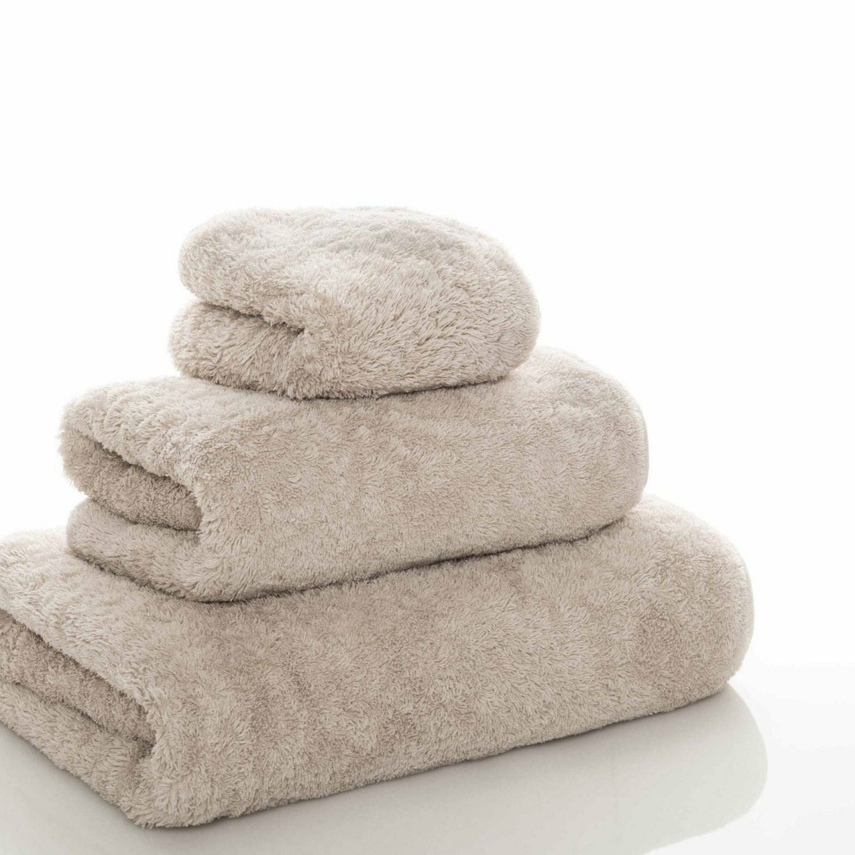 Graccioza Egoist Bath Towels Fog Fine Linens