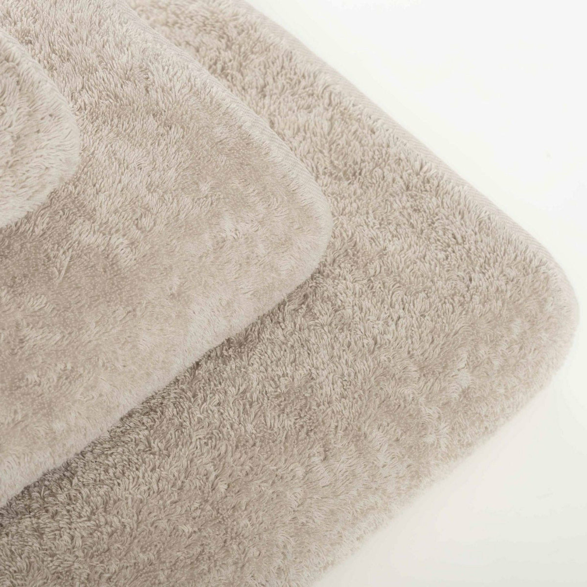 Graccioza Egoist Bath Towels Top Stack Fog Fine Linens