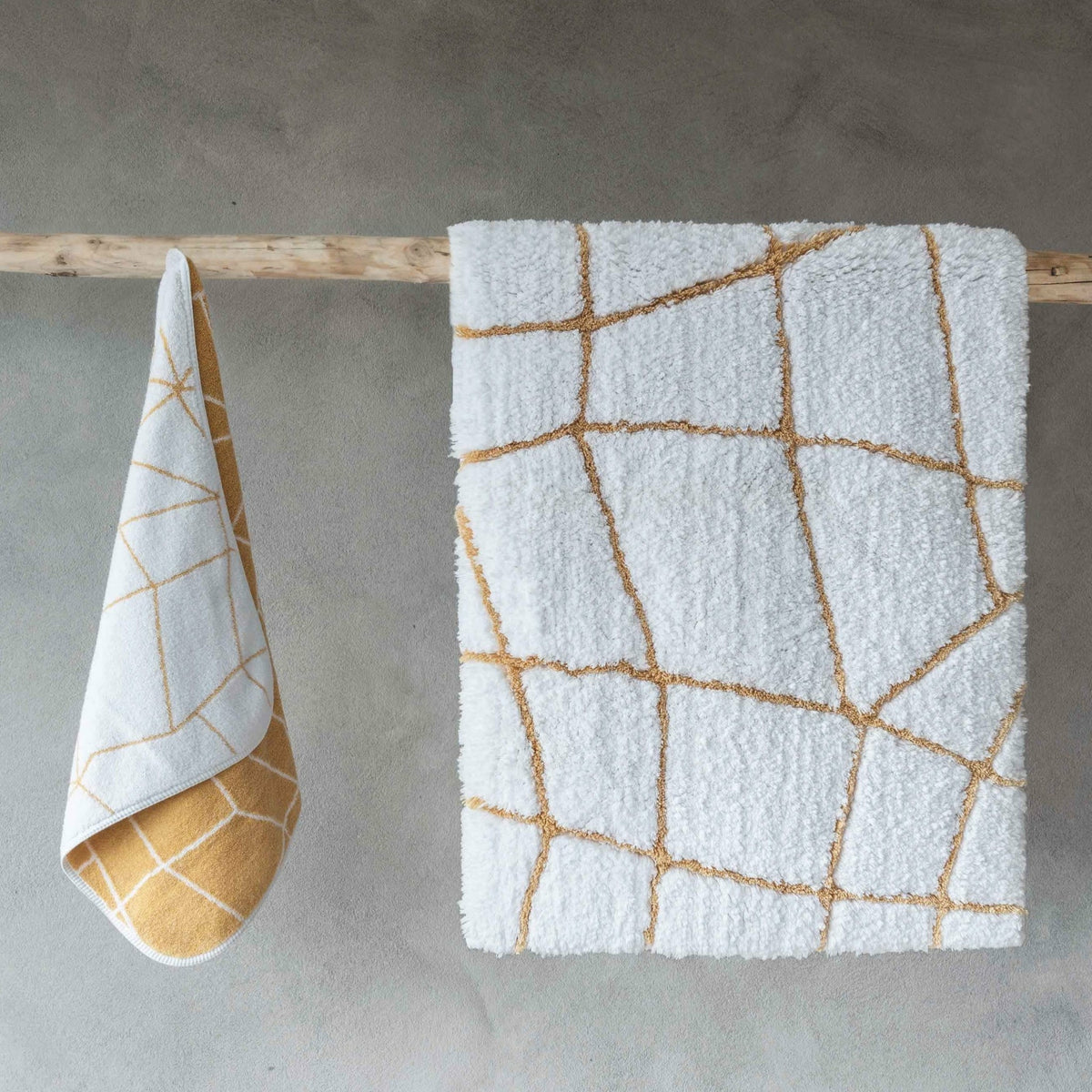 Graccioza Amalia Bath Towels and Rugs White/Gold Fine Linens