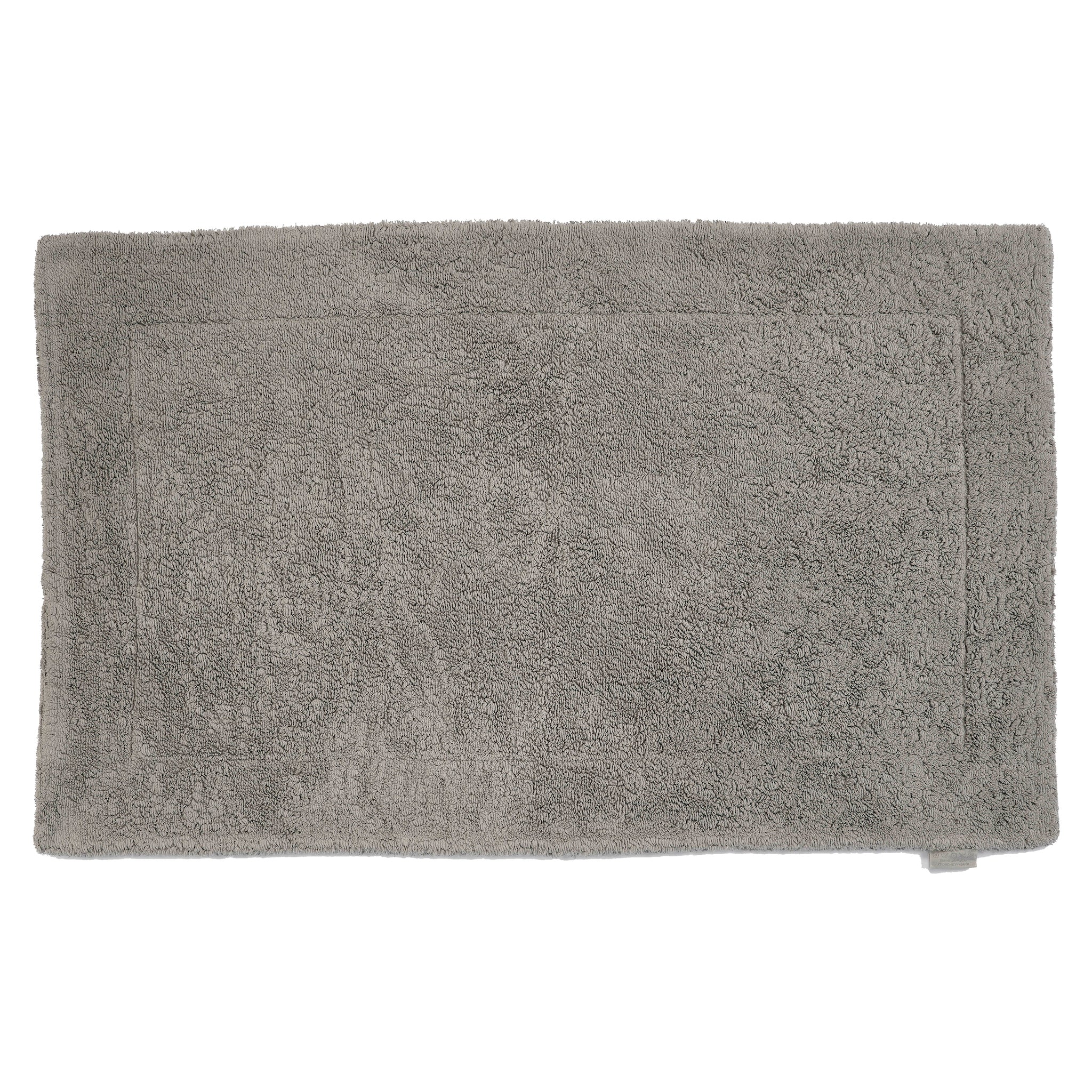 https://flandb.com/cdn/shop/products/Abyss-Double-Bath-Tub-Mat-Atmosphere_5000x.jpg?v=1634197823