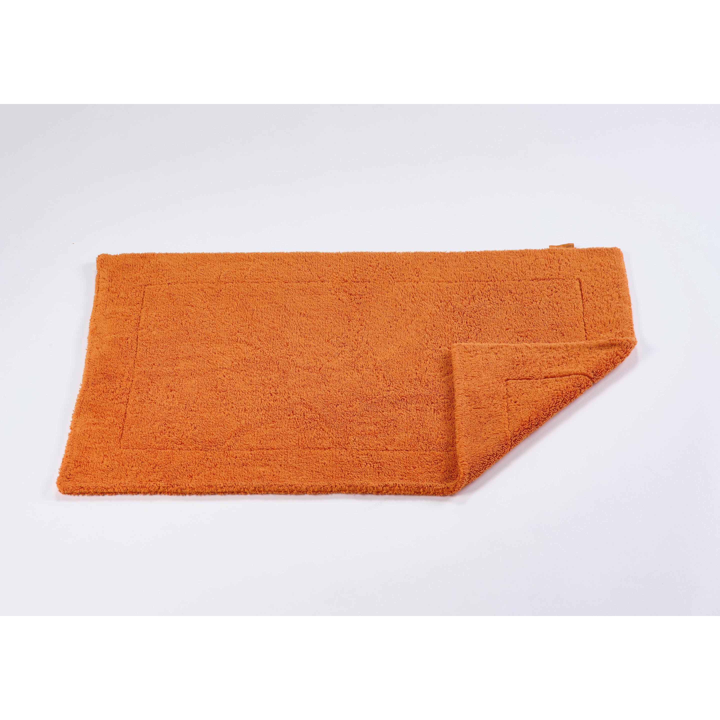 https://flandb.com/cdn/shop/products/Abyss-Double-Bath-Tub-Mat-Flat-Straight-614_2_5000x.jpg?v=1660857012