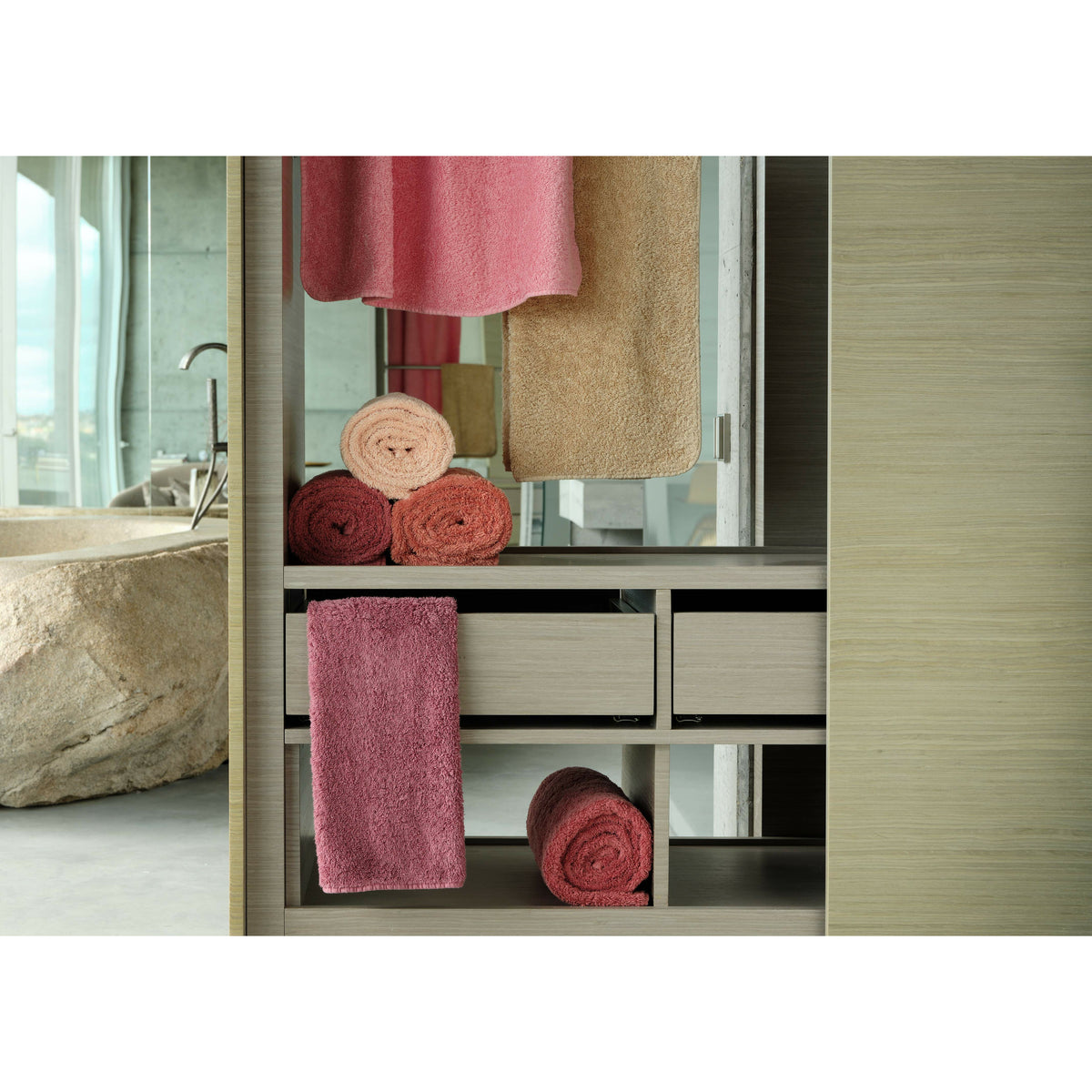 https://flandb.com/cdn/shop/products/Abyss-Habidecor-super-pile-bath-towels-giza-cotton-portugal-lifestyle_5_3501e95d-7702-4706-ac0c-22d3d5ebcb97_1200x.jpg?v=1698485208