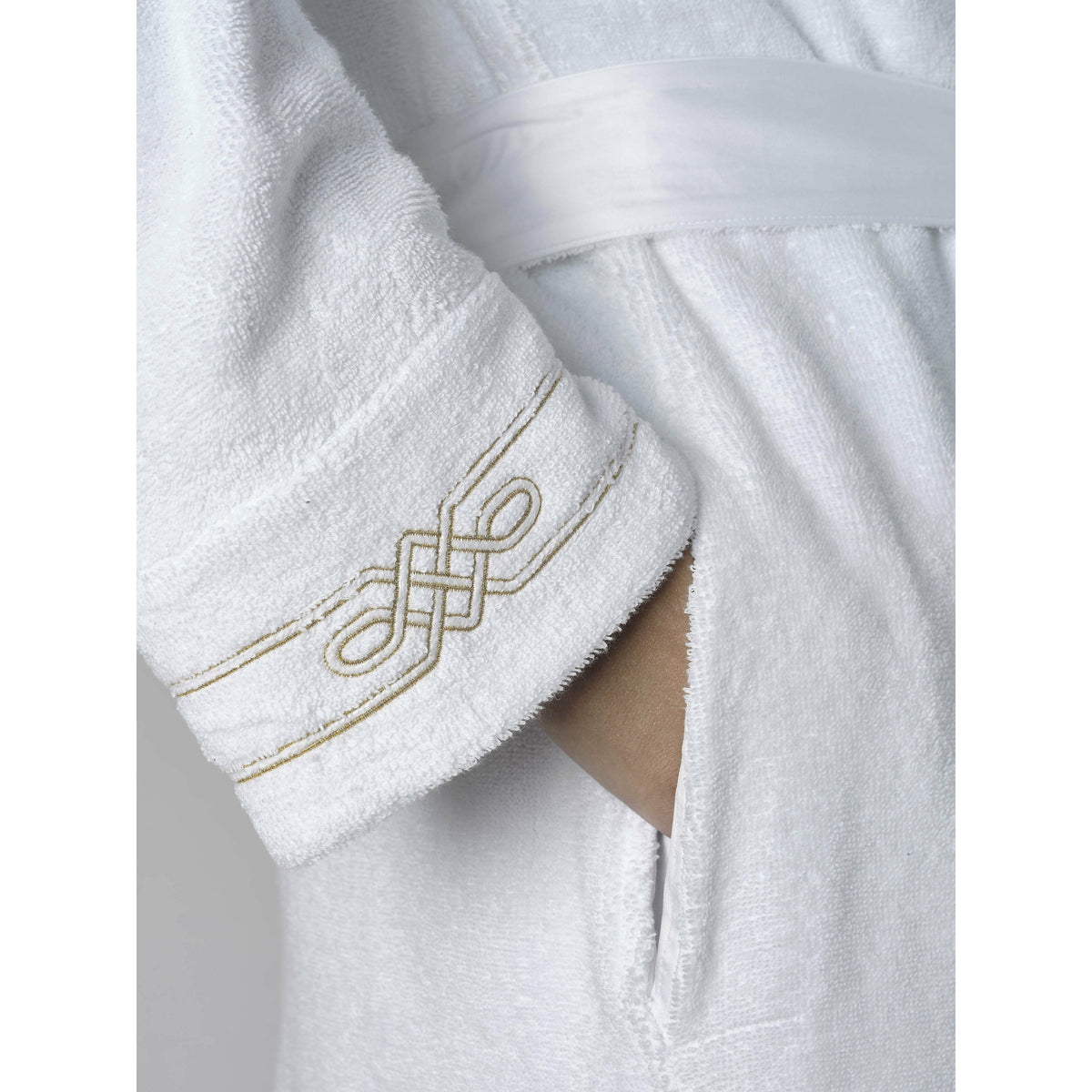 Abyss Spencer Bath Robe Detail White/Gold (108) Fine Linens