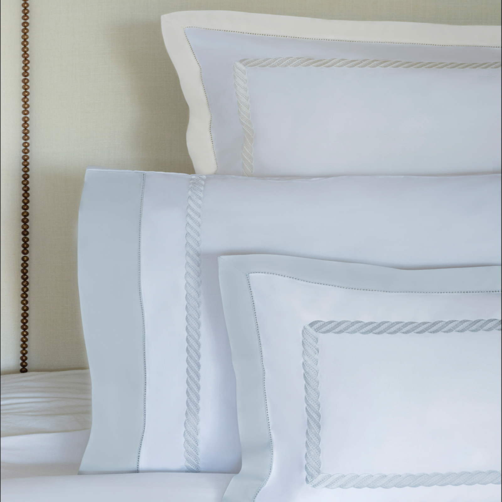 BOVI Simone Bedding Main White/Silver Fine Linens