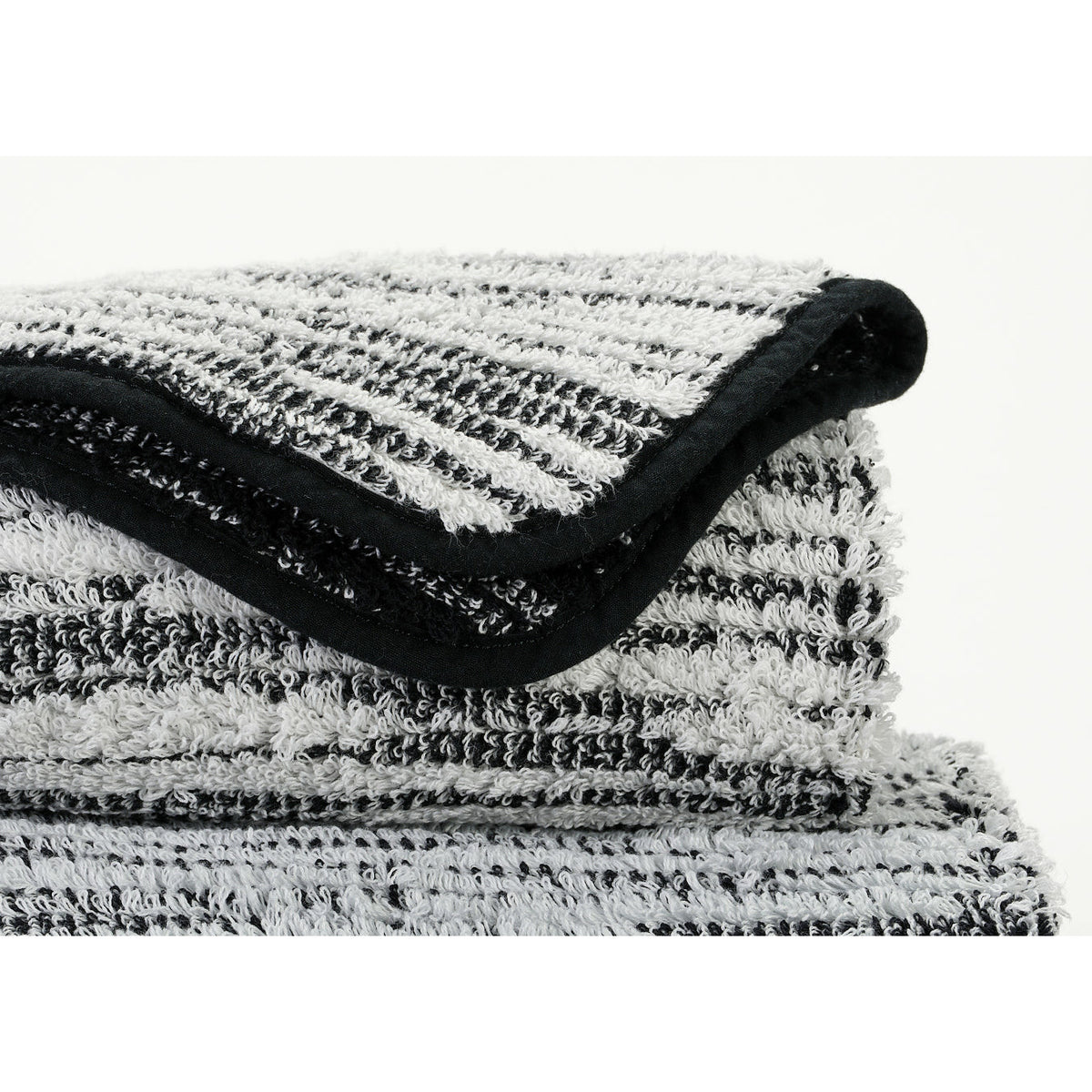 Abyss Cozi Bath Towels Close Up Black (990) Fine Linens