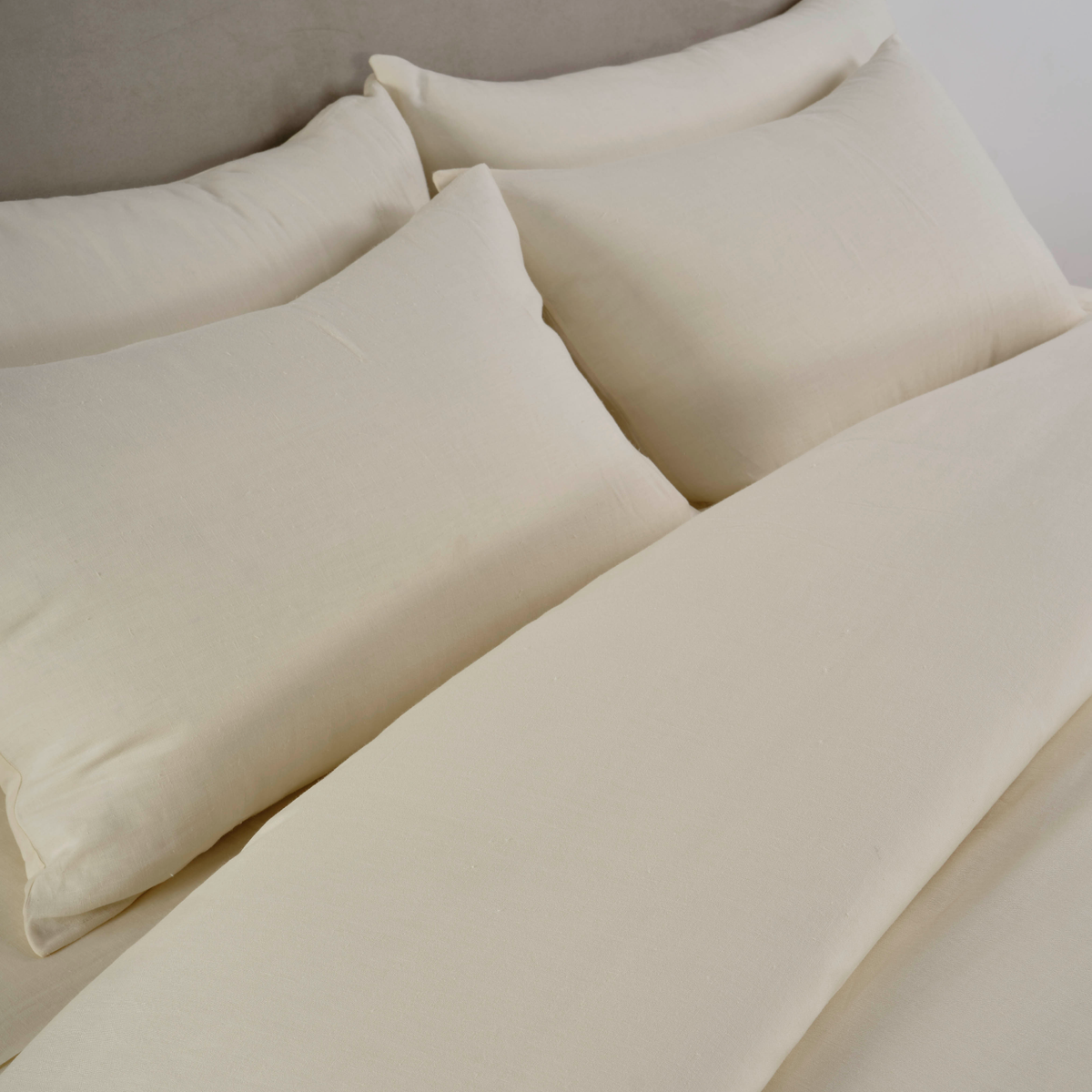 Pillowcases of Celso de Lemos Moon Collection in Naturel Color