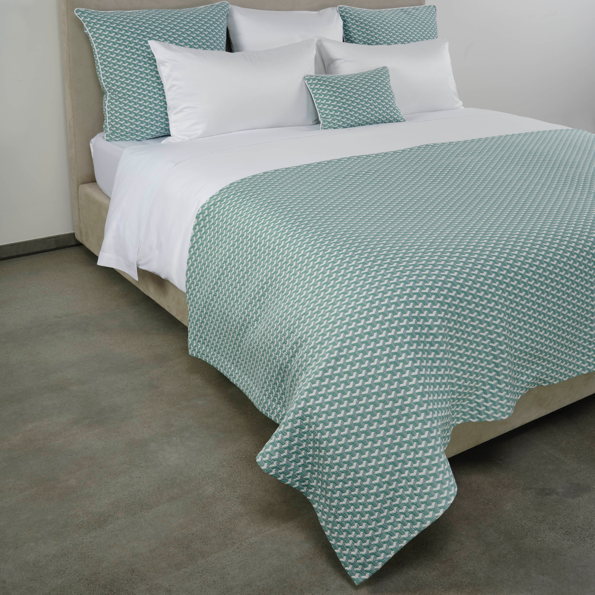 Full Bed in Celso de Lemos Tea Collection in Atlantic Color