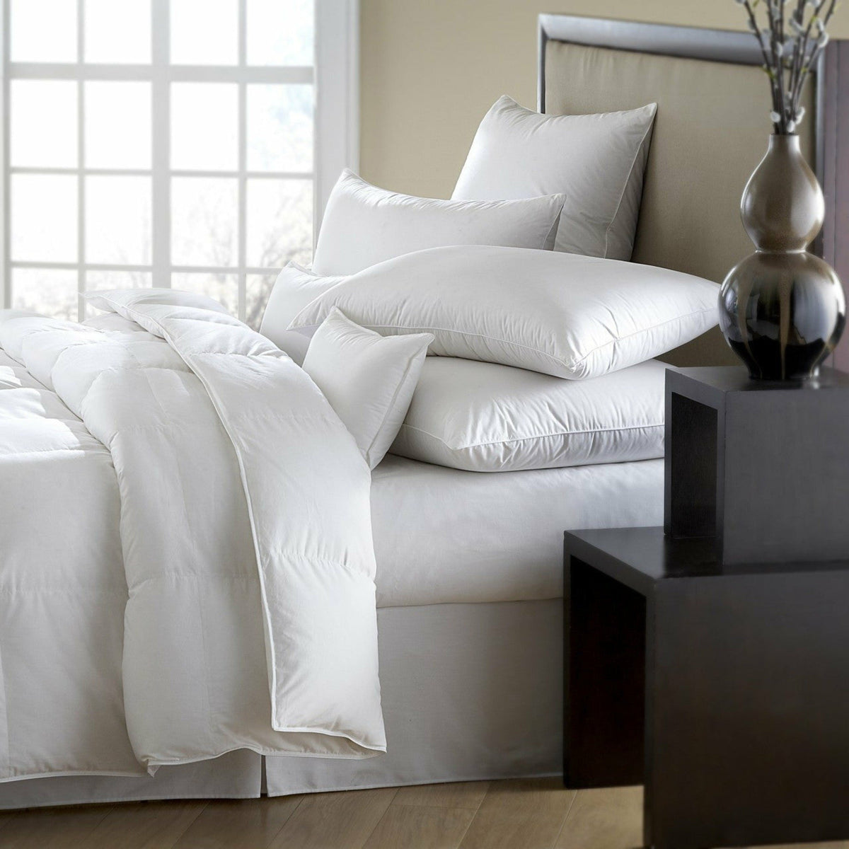 Downright Mackenza 560 Fill Power White Down Comforter Main All Year Weight Fine Linens