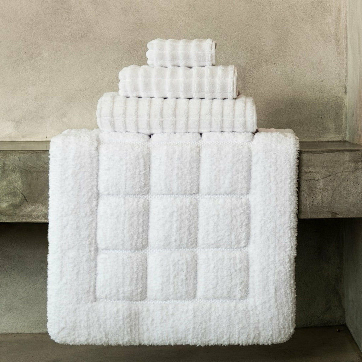 Graccioza Heaven Bath Towels and Rugs Main White Fine Linens