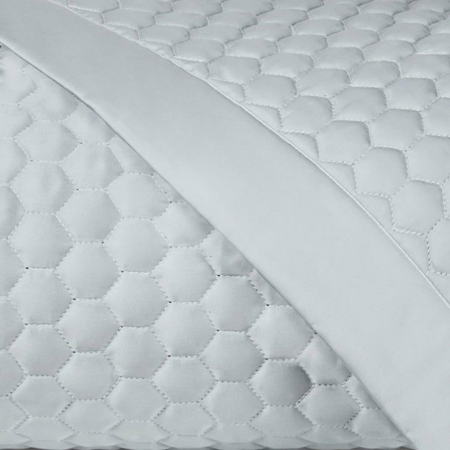 Home Treasures Apiary Quilted Fine Linens Bedding Blue Gray