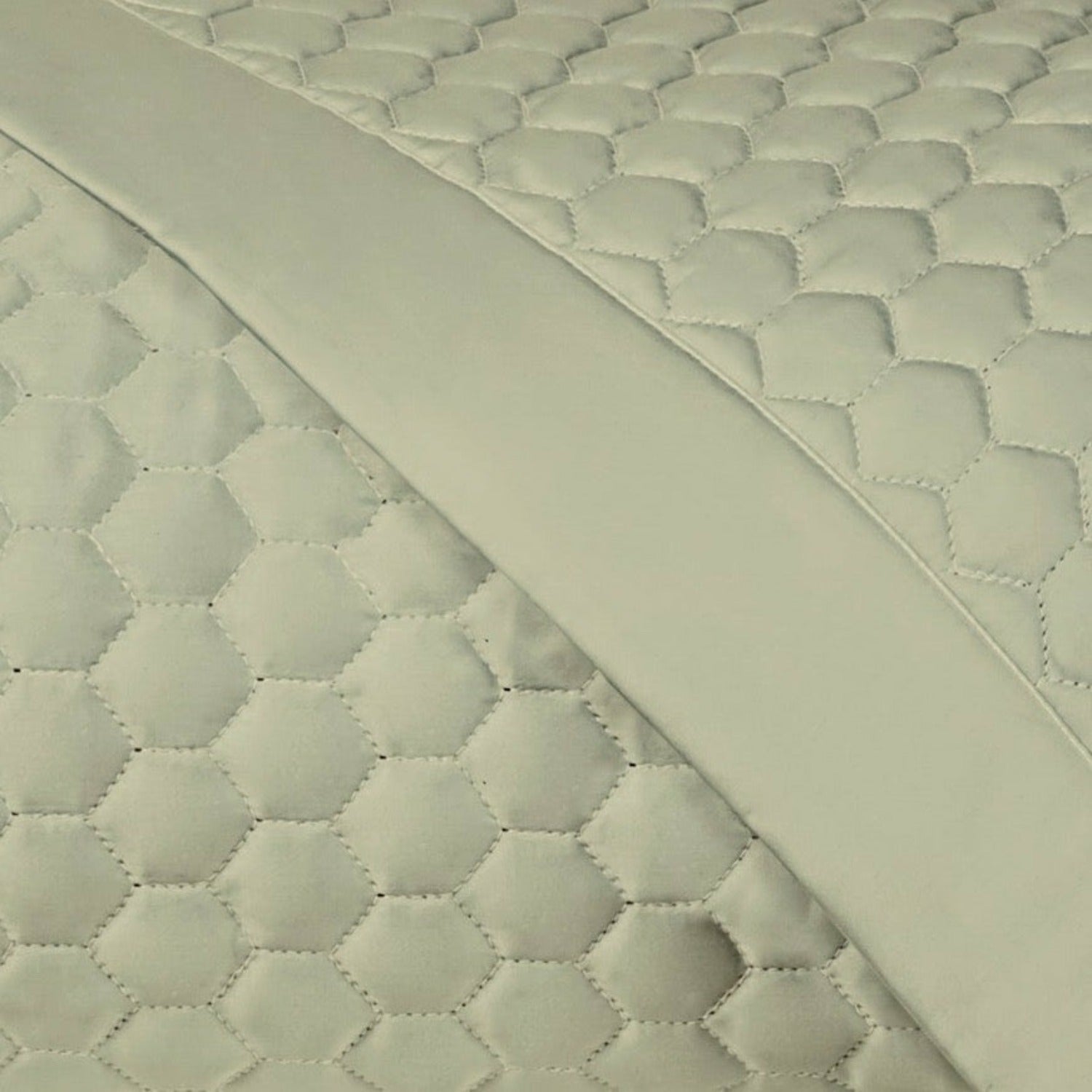 Home Treasures Apiary Quilted Fine Linens Bedding Crystal Green