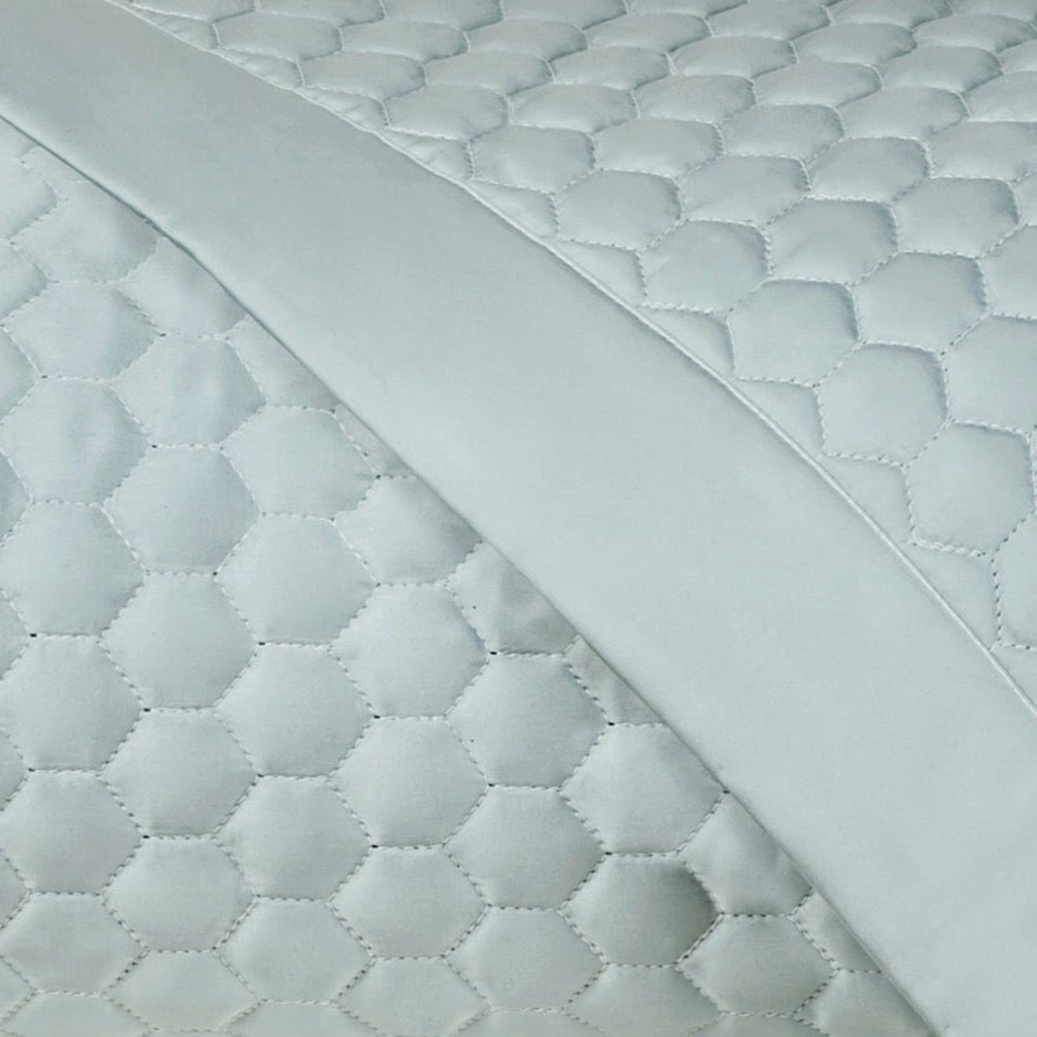 Home Treasures Apiary Quilted Fine Linens Bedding Sion