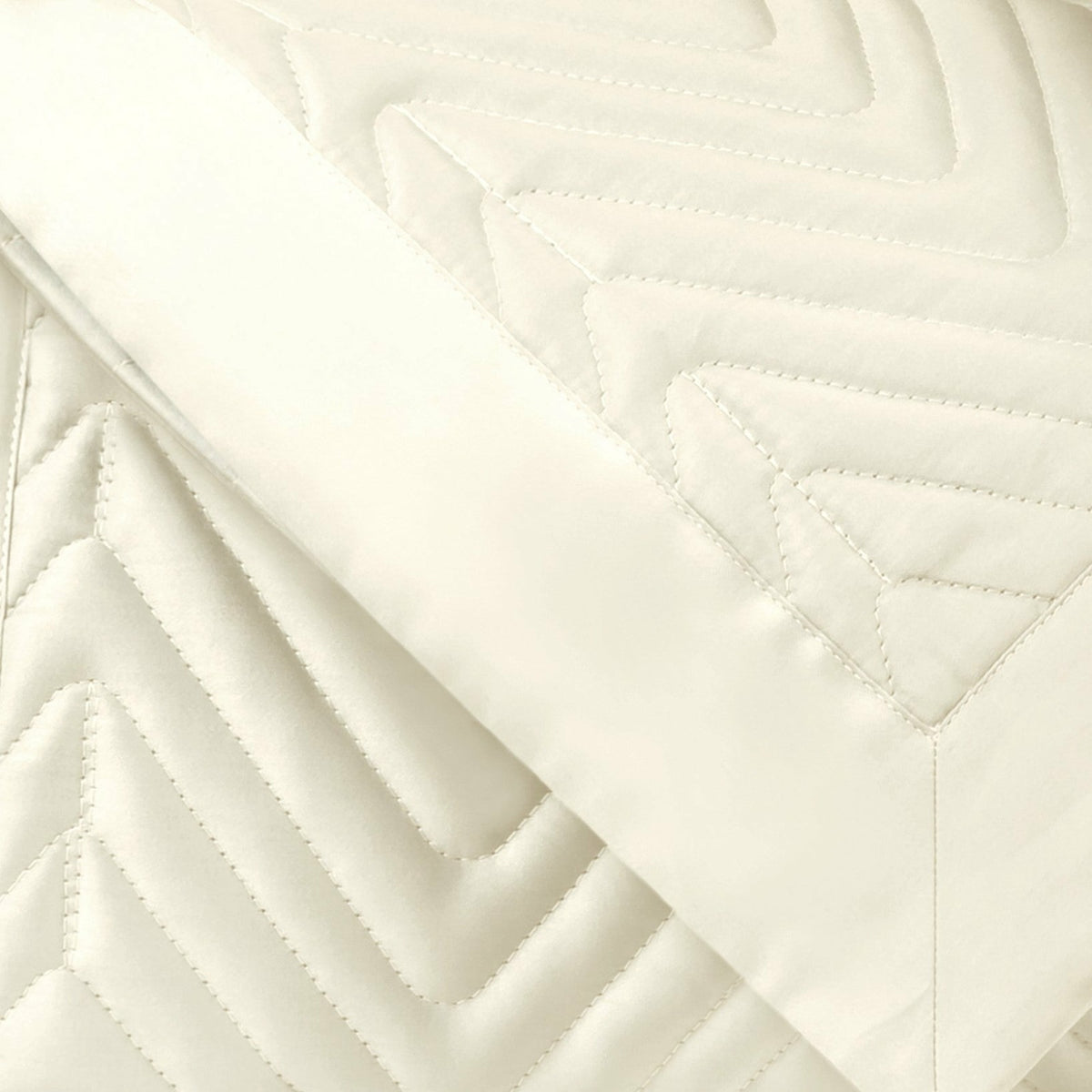 Home Treasures Charleston Quilted Bedding Swatch Ivory