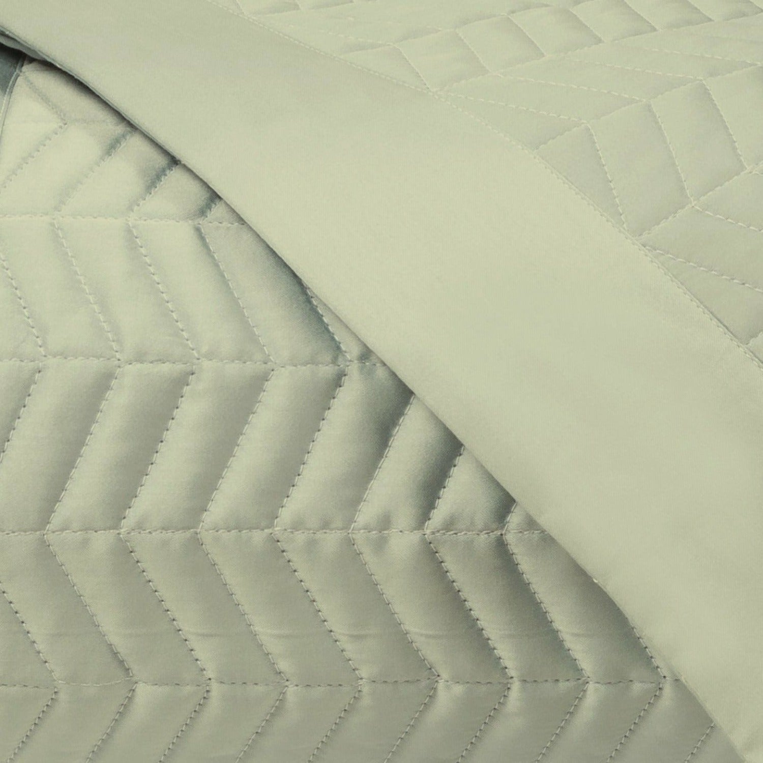 Home Treasures Chester Quilted Bedding Crystal Green Fine Linens