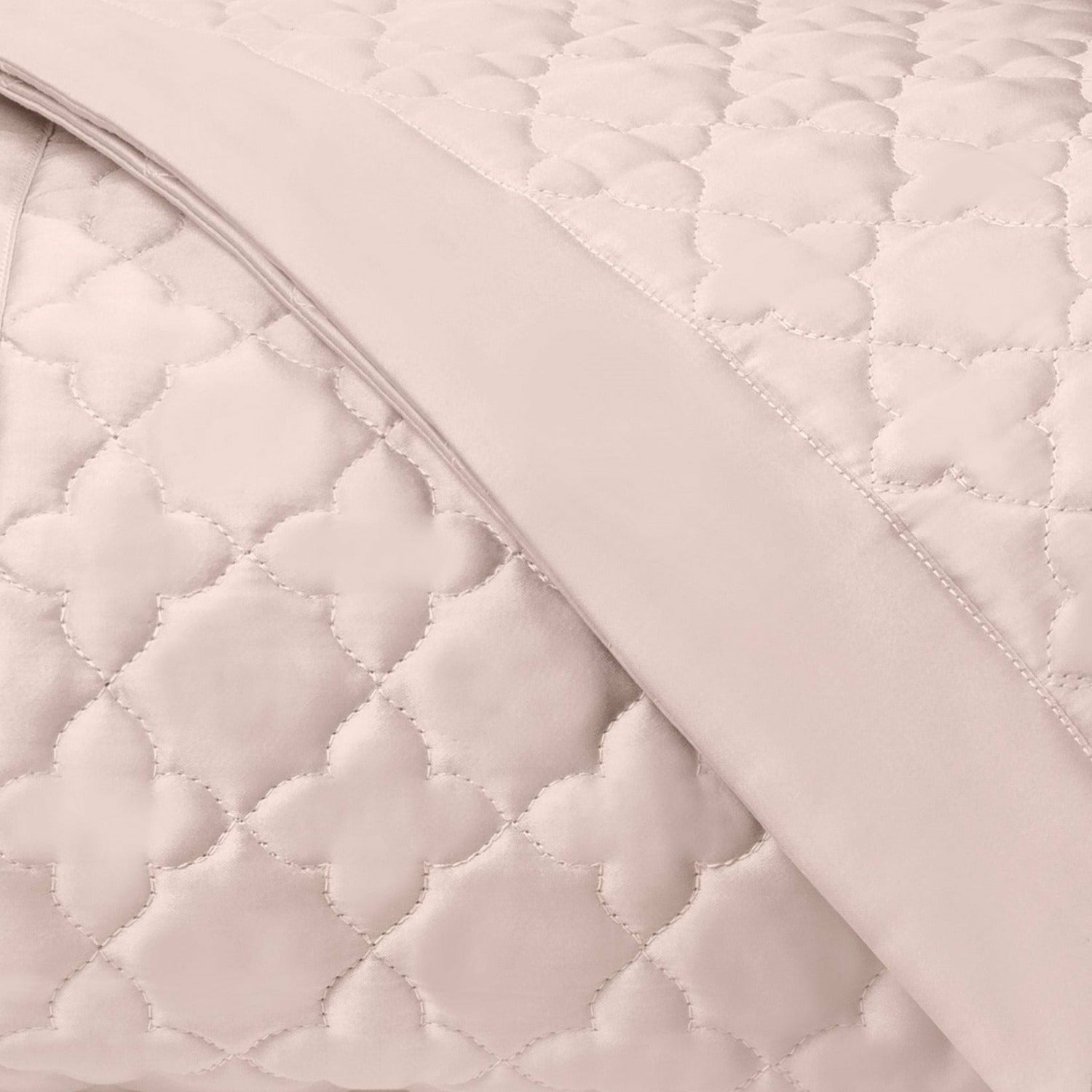 Home Treasures Clover Quilted Bedding Light Pink Fine Linens