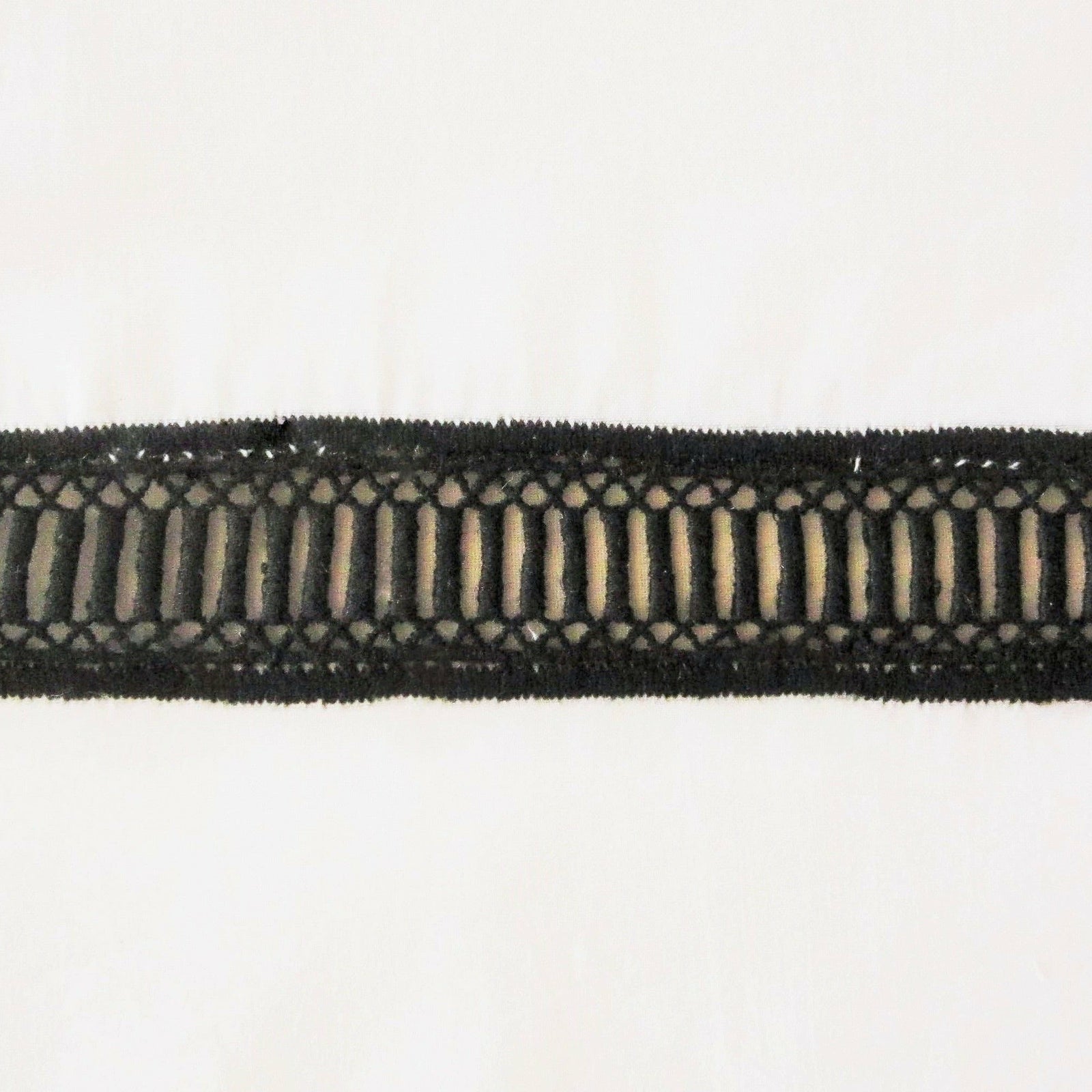 Home Treasures Doric Table Linens Black Fine Linens