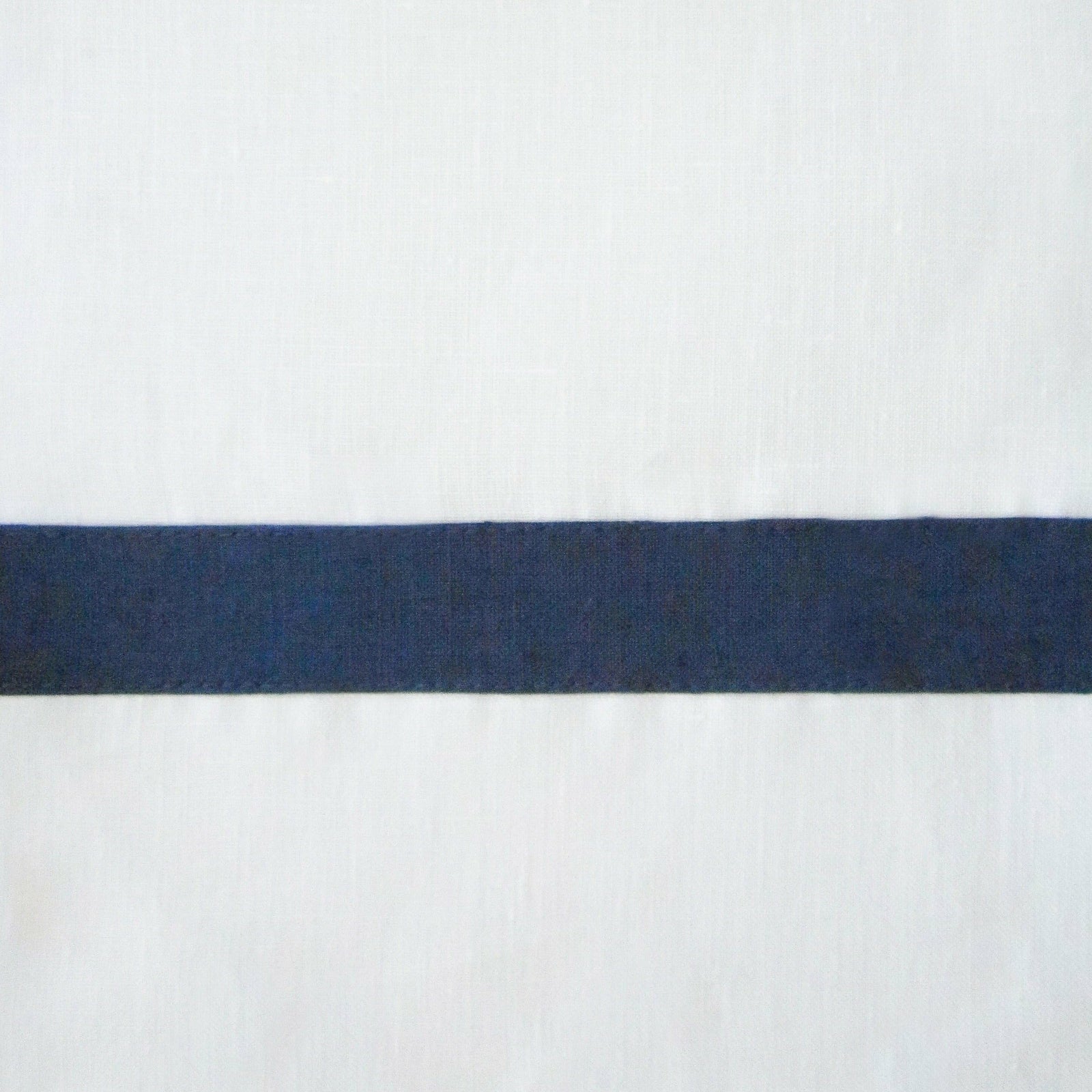 Home Treasures Fino Table Linens White/Navy Blue Fine Linens