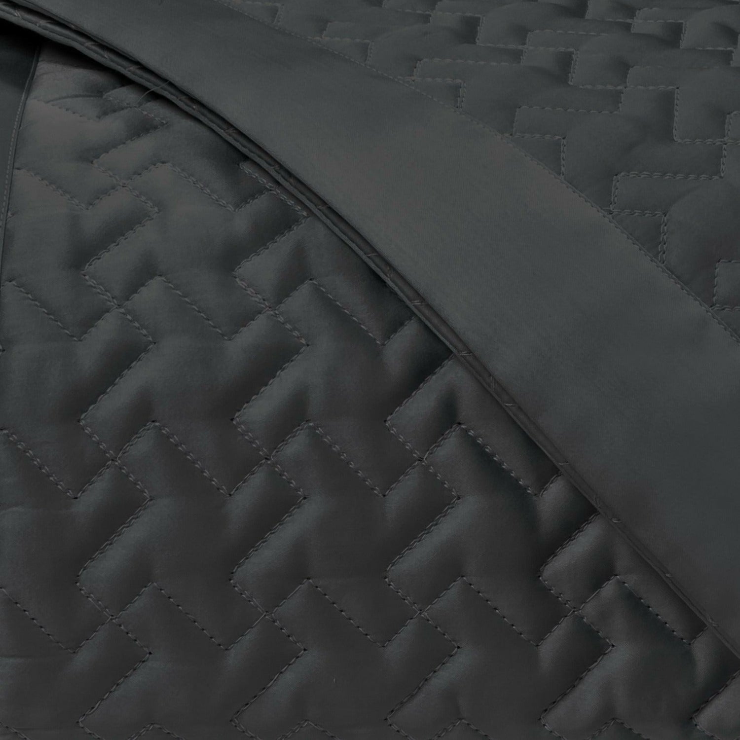 Home Treasures Houndstooth Quilted Bedding Black Fine Linens