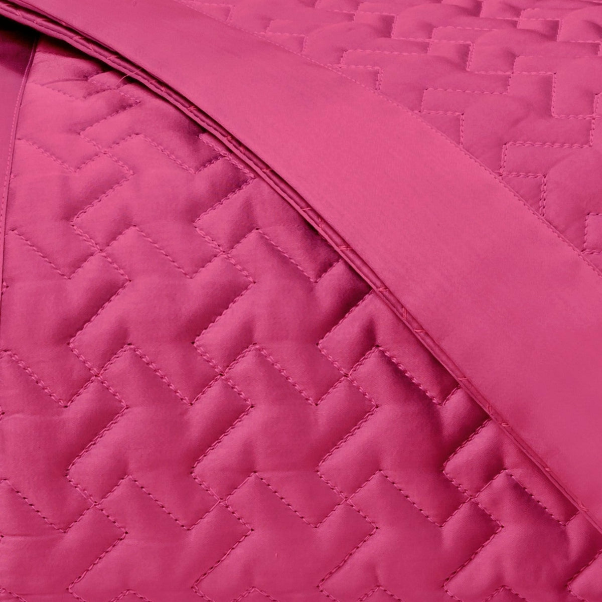 Home Treasures Houndstooth Quilted Bedding Swatch Bright Pink Fine Linens