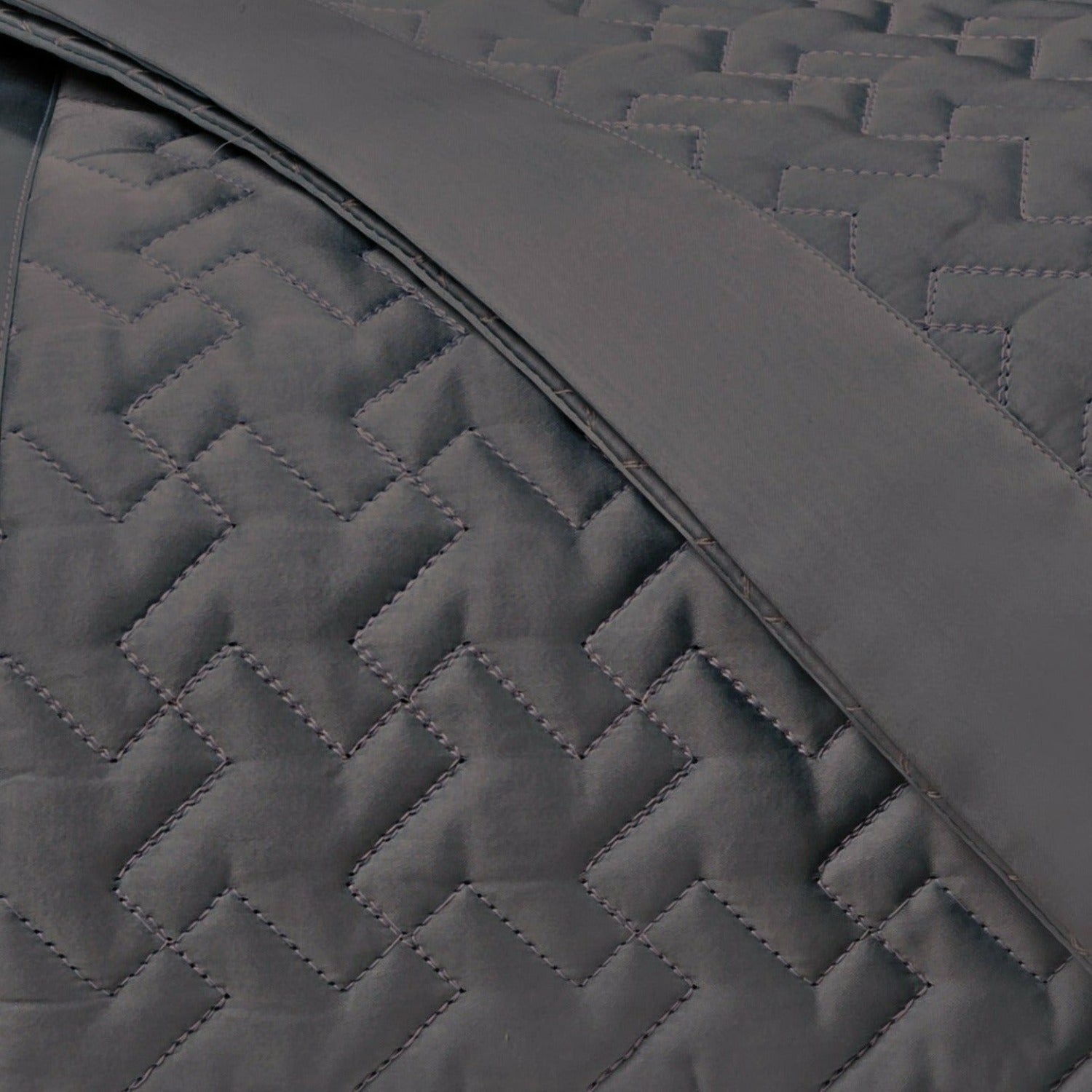 Home Treasures Houndstooth Quilted Bedding Grisaglia Gray Fine Linens