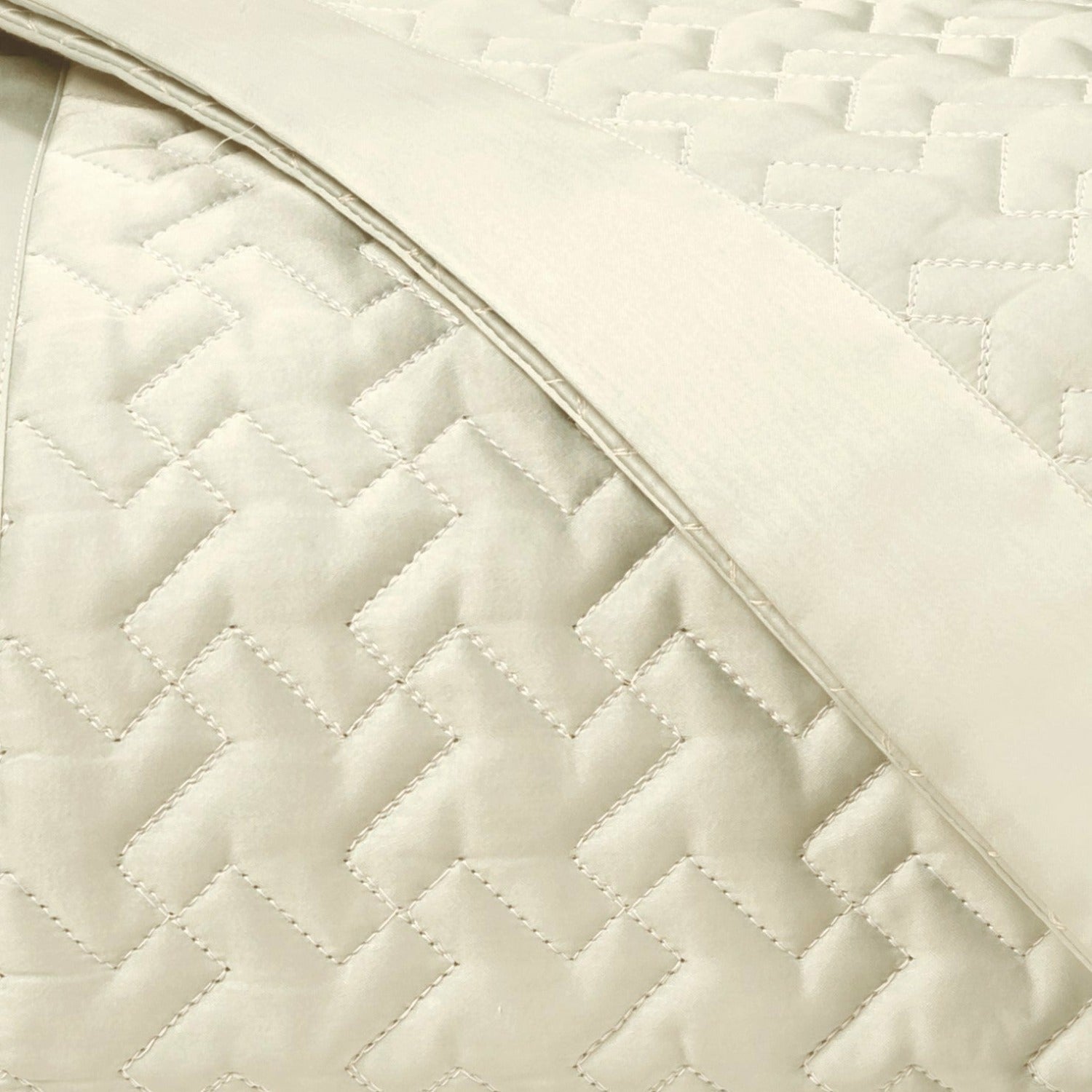Home Treasures Houndstooth Quilted Bedding Ivory Fine Linens
